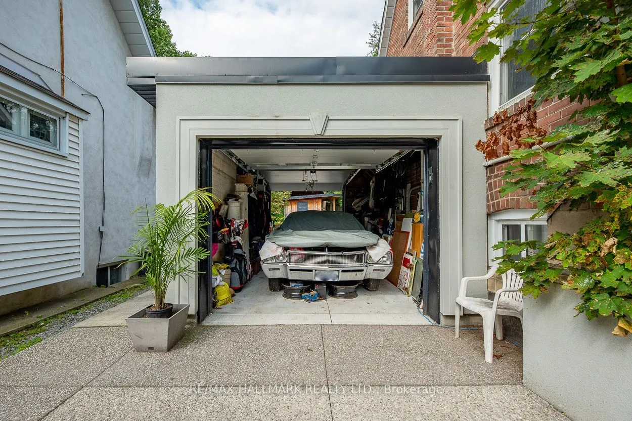 110 Lakeside Avenue