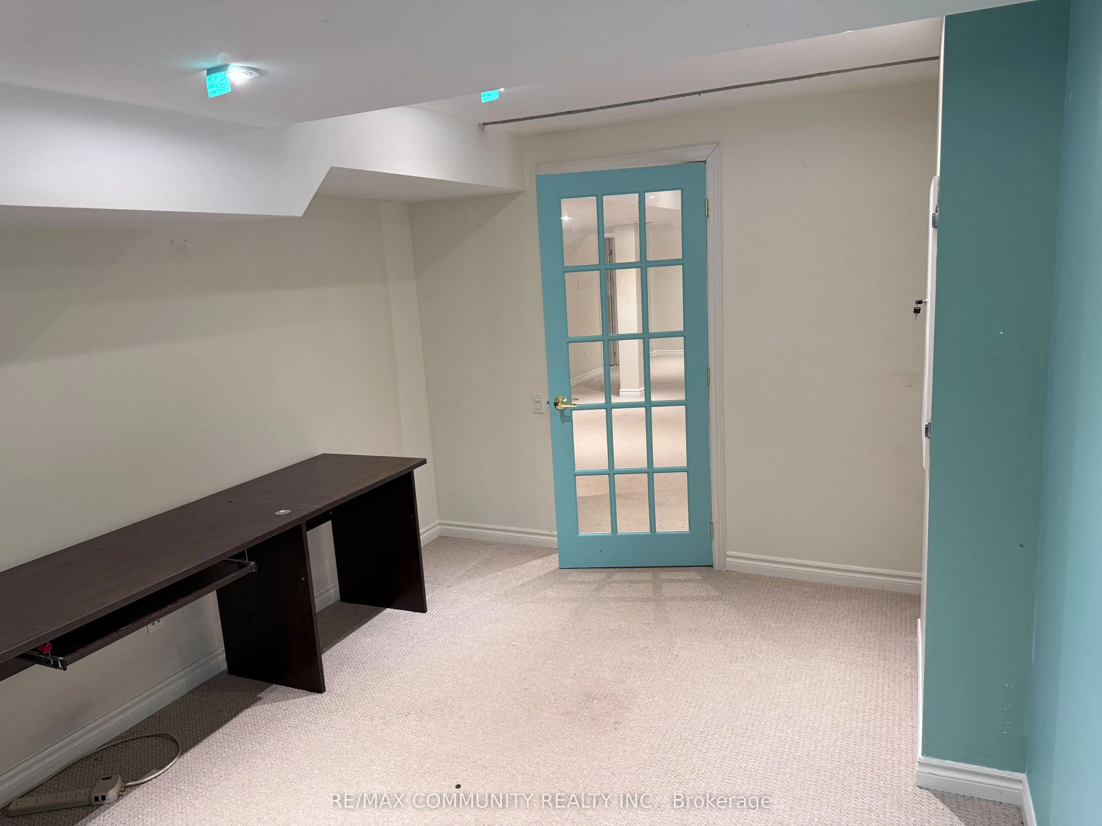 3 Baycliffe Drive
