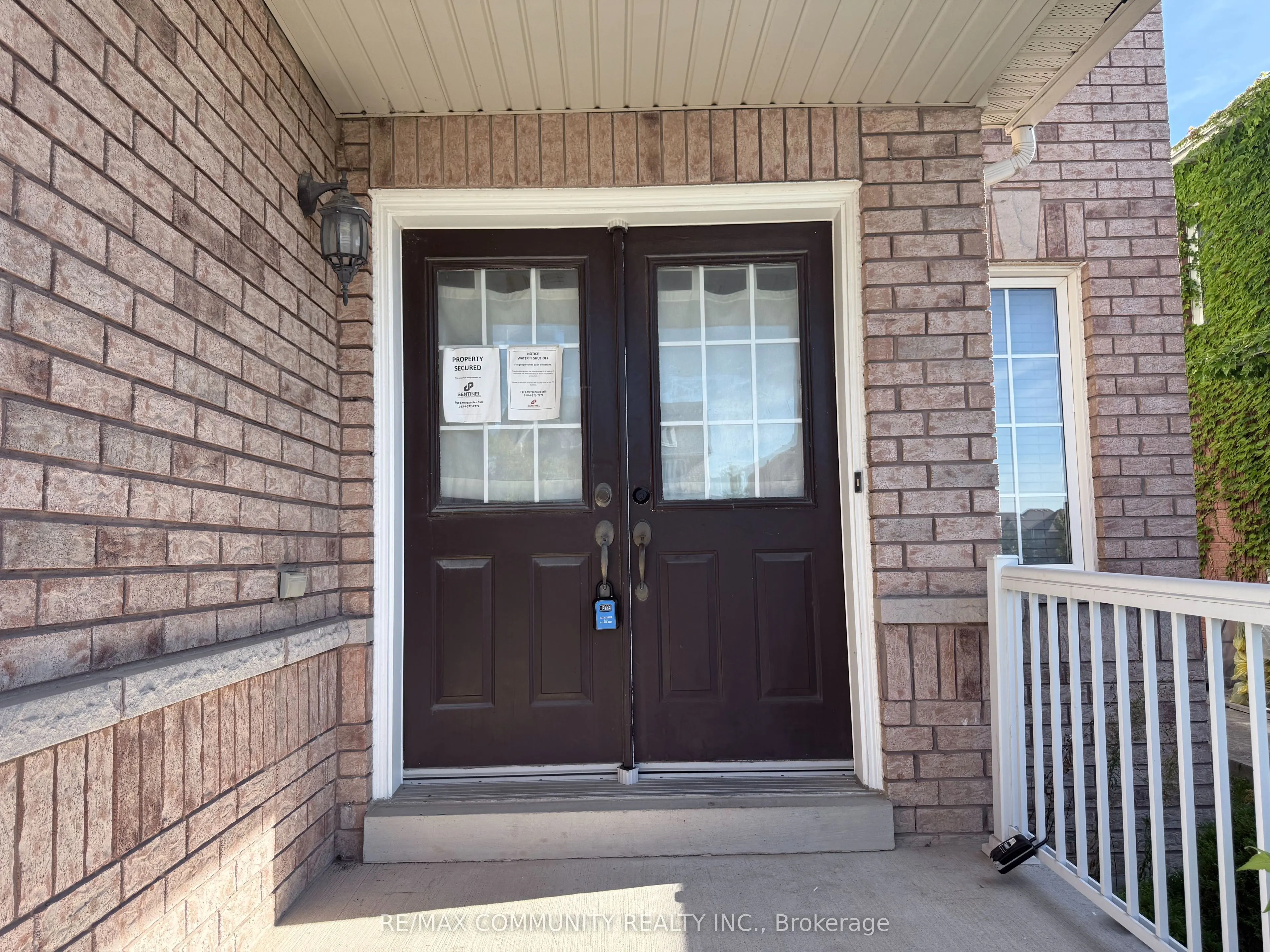 3 Baycliffe Drive