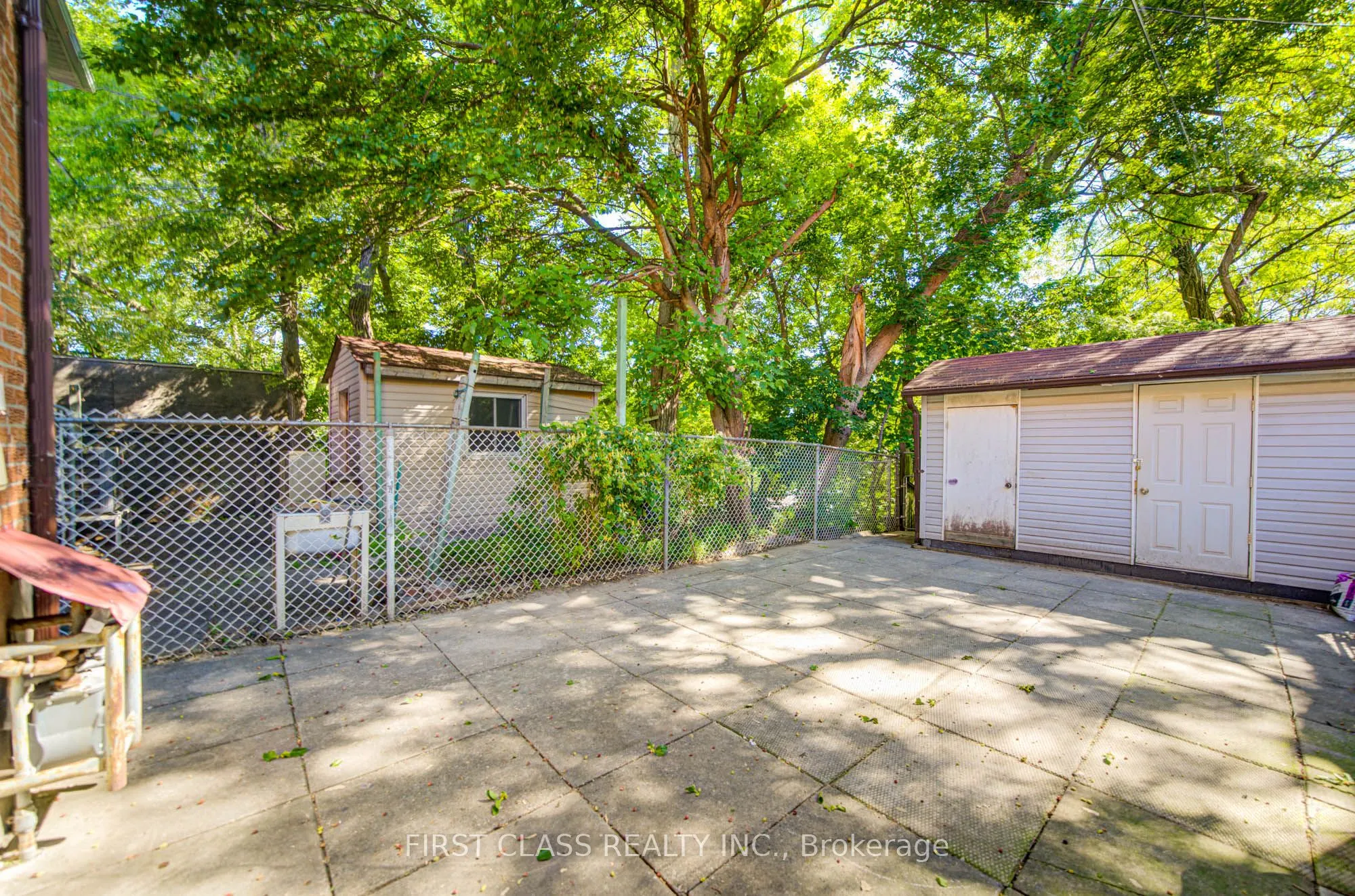 427 Leslie Street