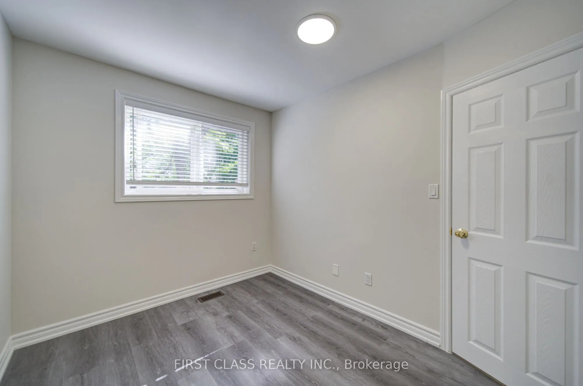 427 Leslie Street