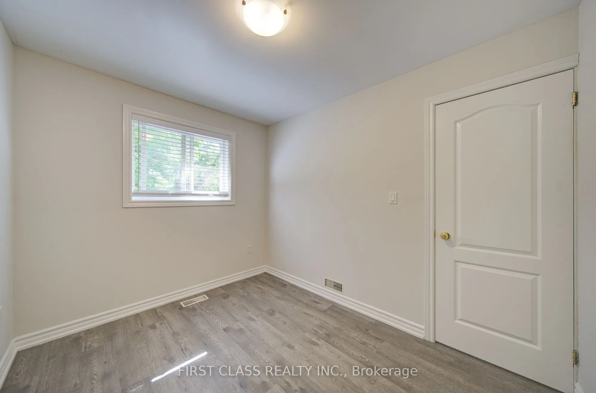 427 Leslie Street