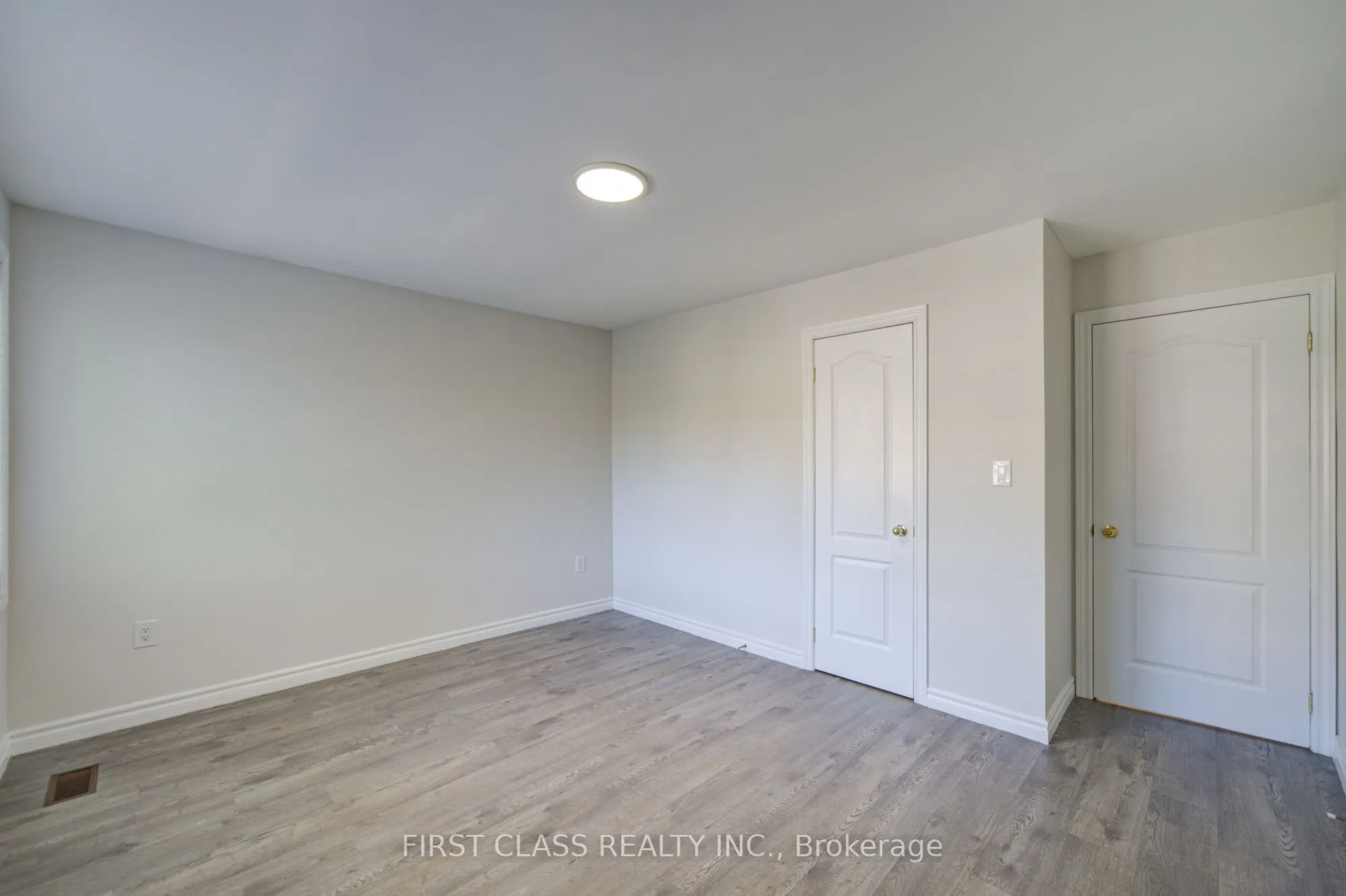 427 Leslie Street