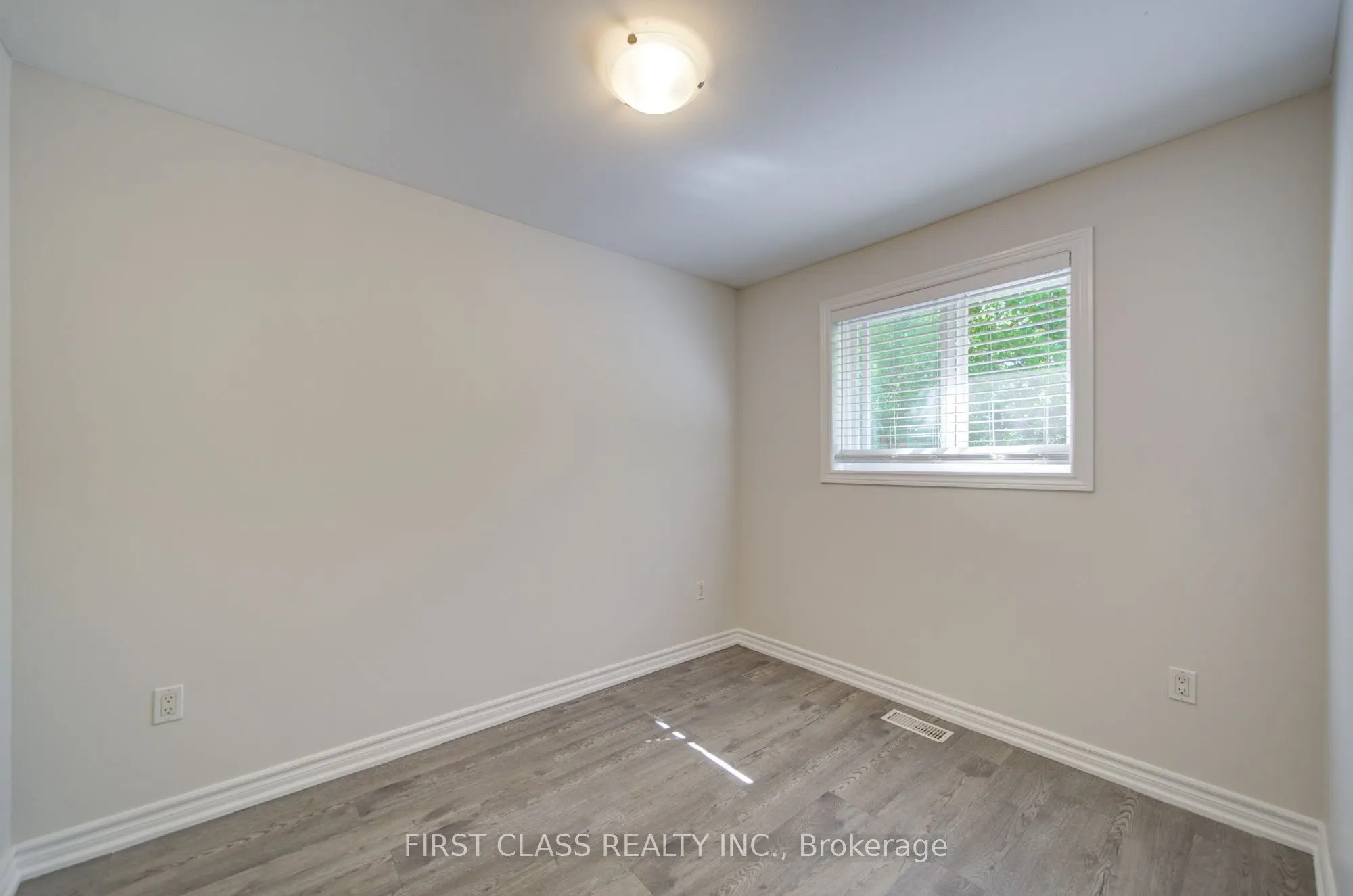 427 Leslie Street