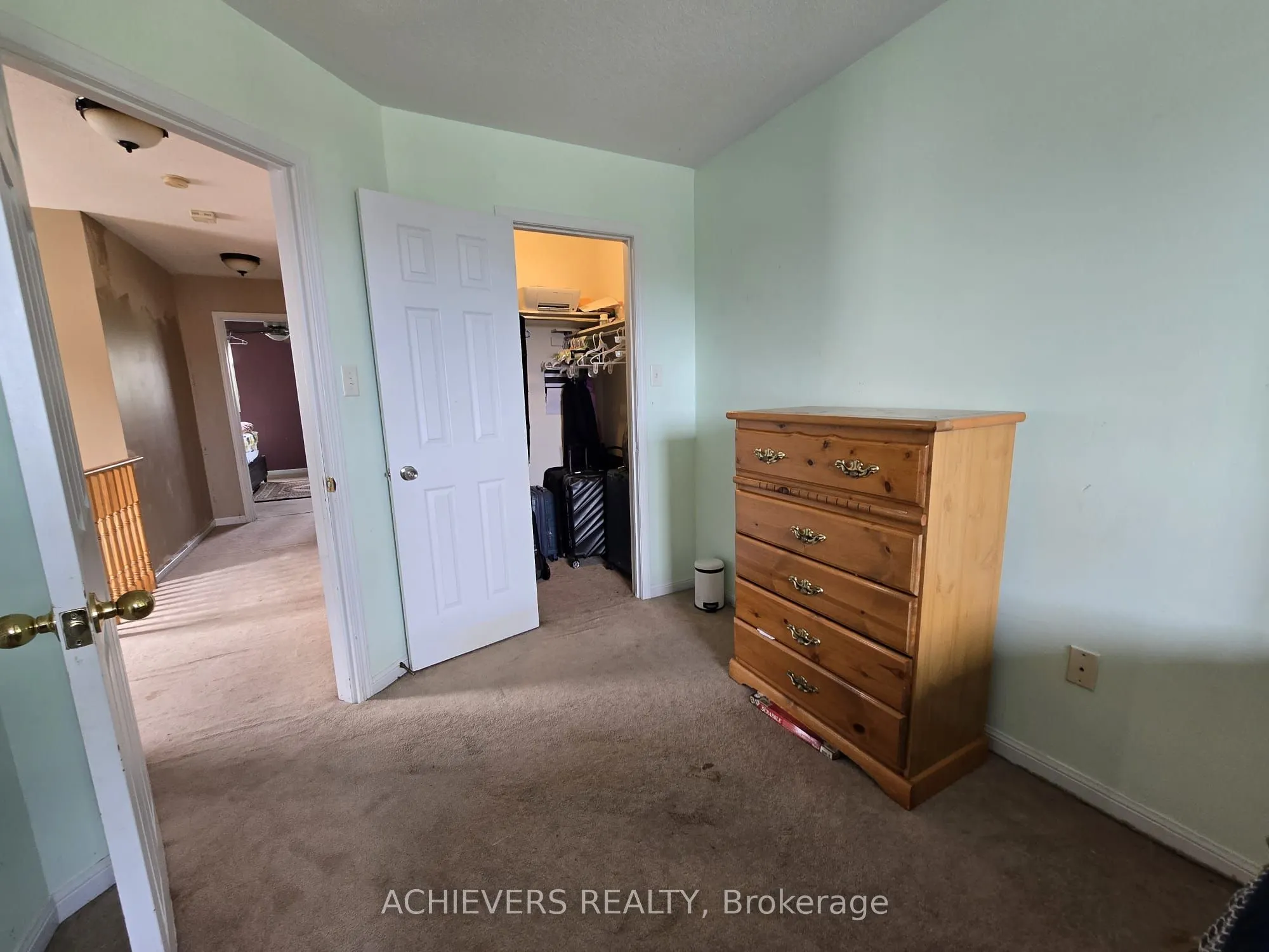 240 SCOTTSDALE Drive