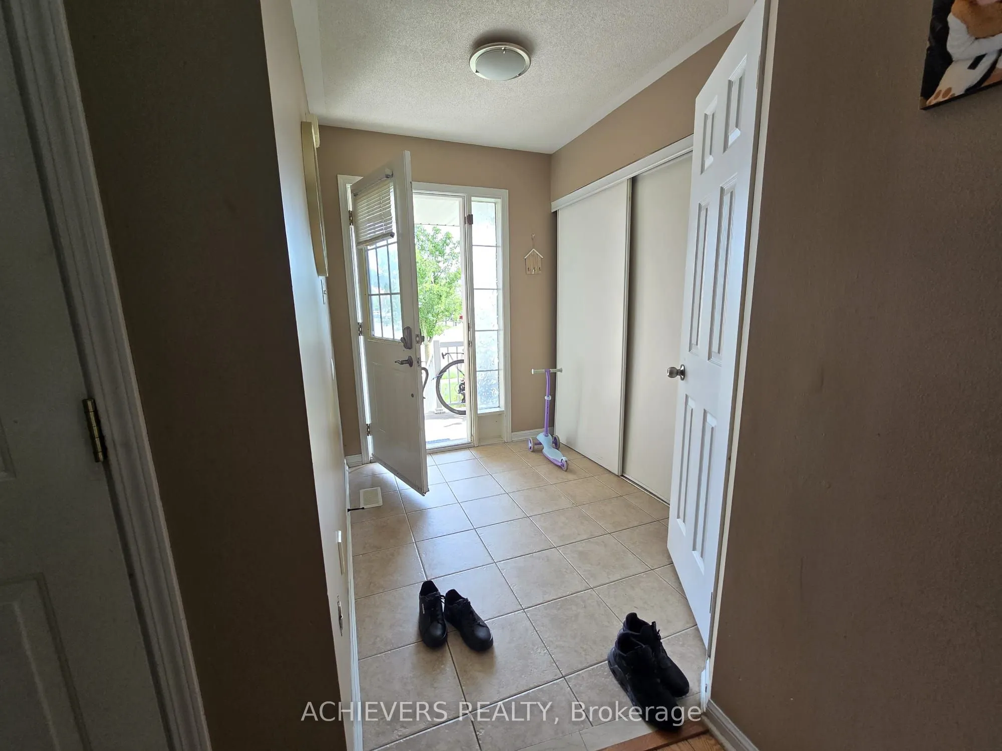 240 SCOTTSDALE Drive