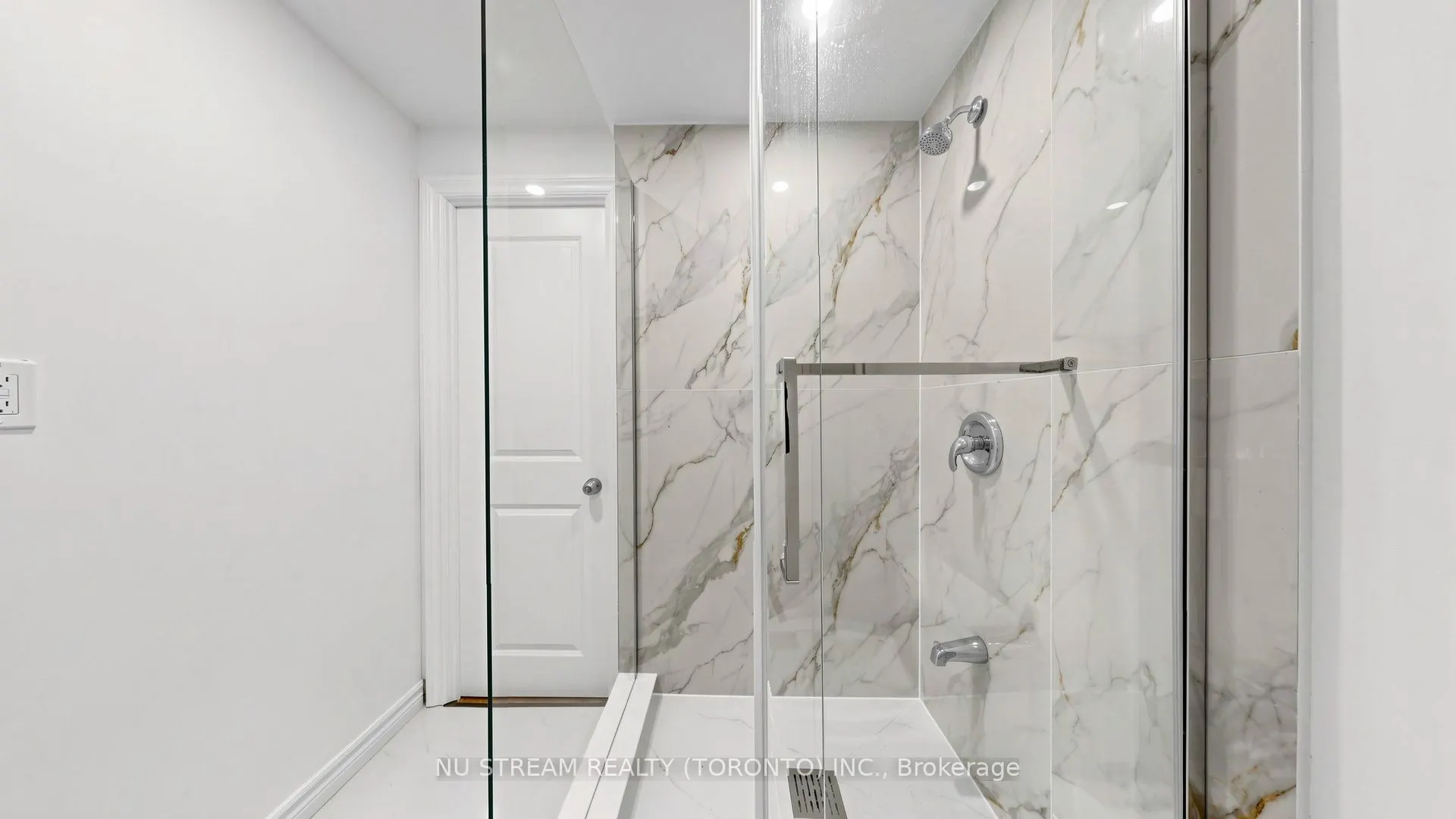 226 Oakridge Drive
