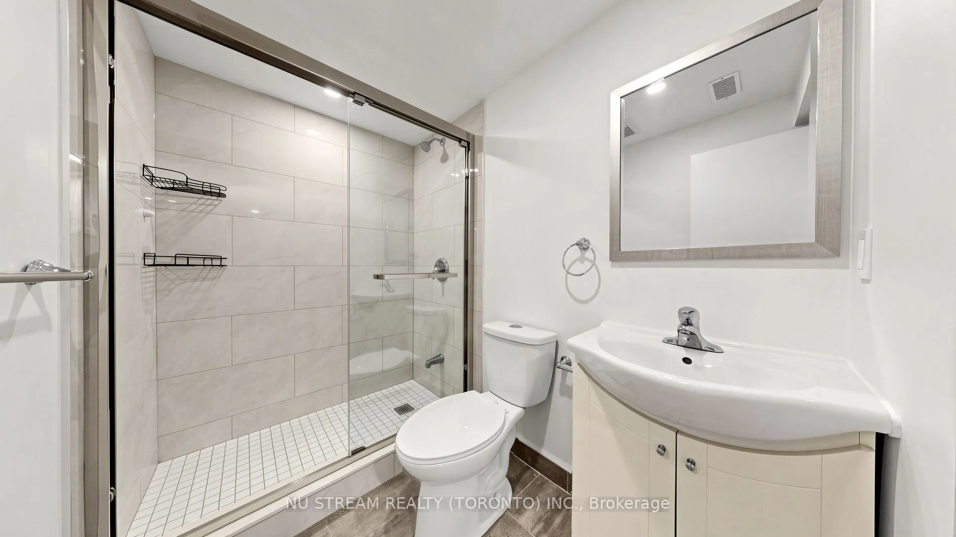 226 Oakridge Drive