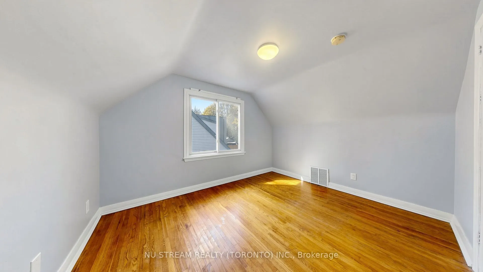 226 Oakridge Drive