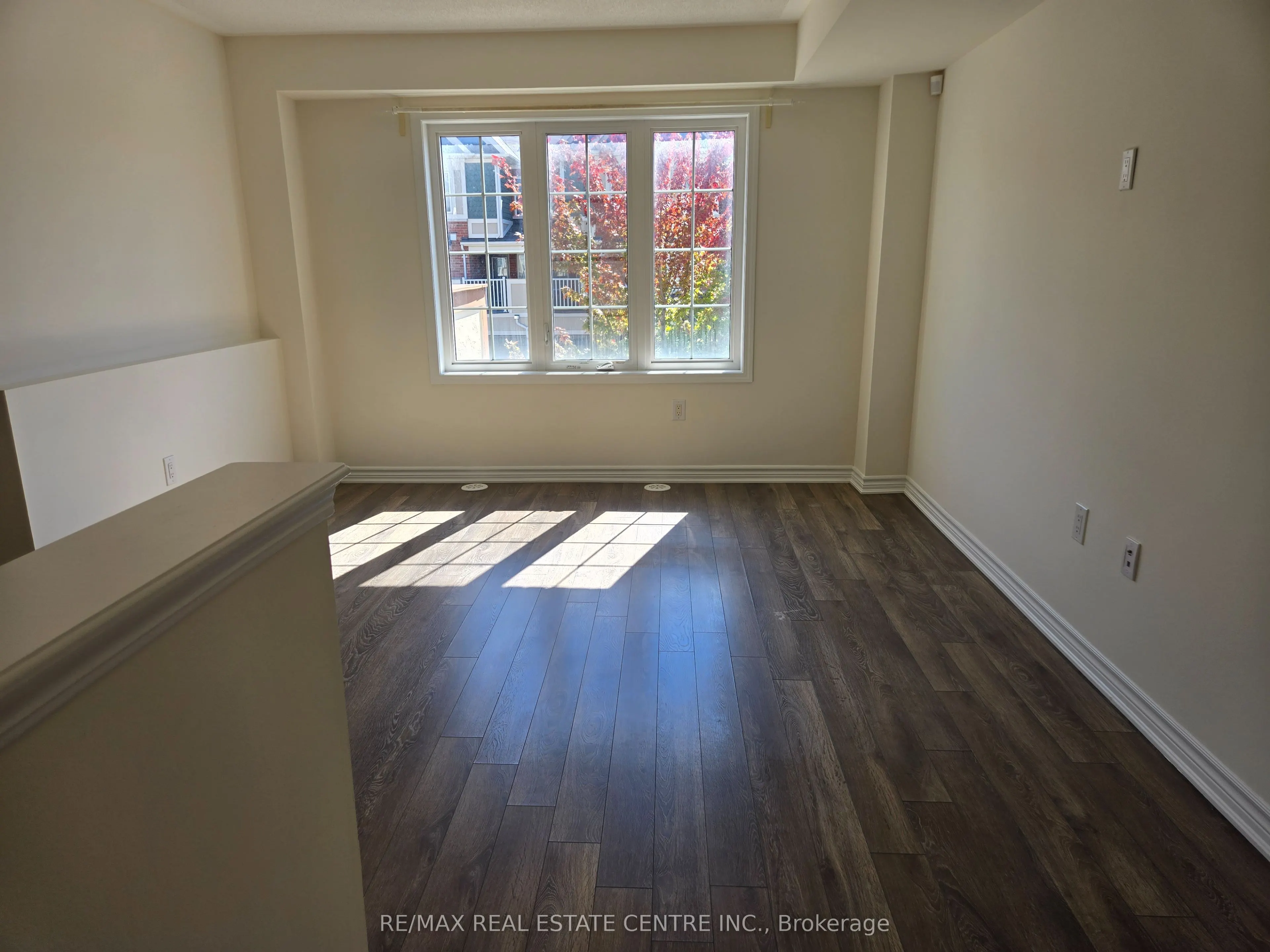 1084 Silk Street
