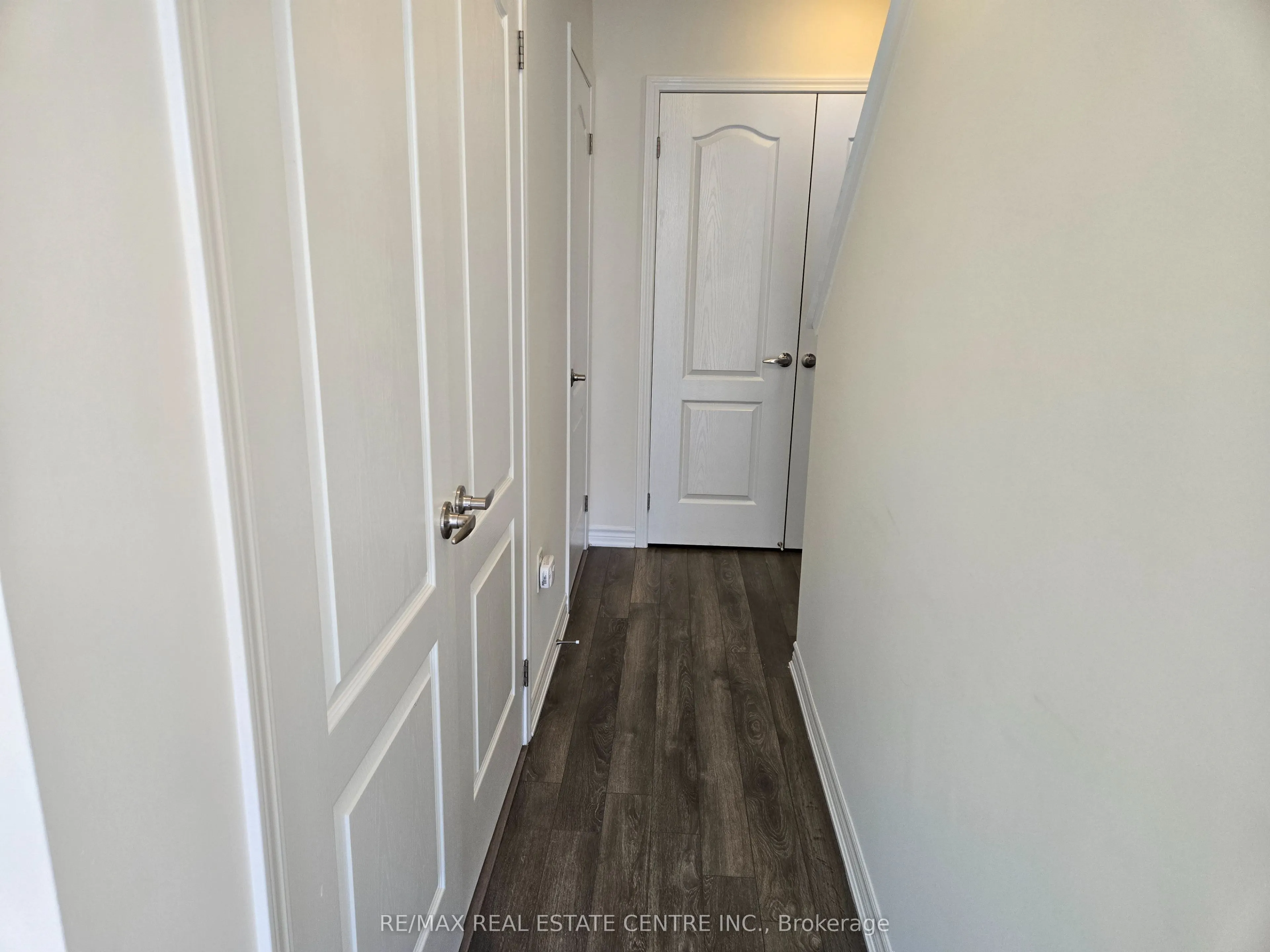 1084 Silk Street