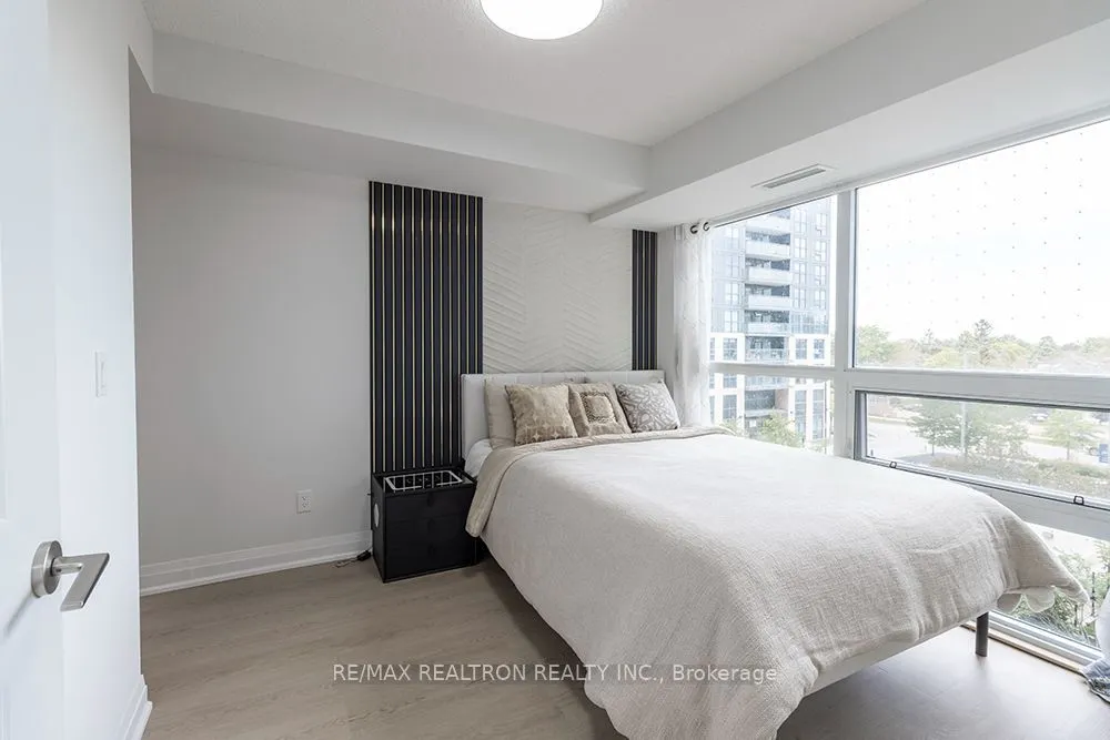 20 Meadowglen Place #322
