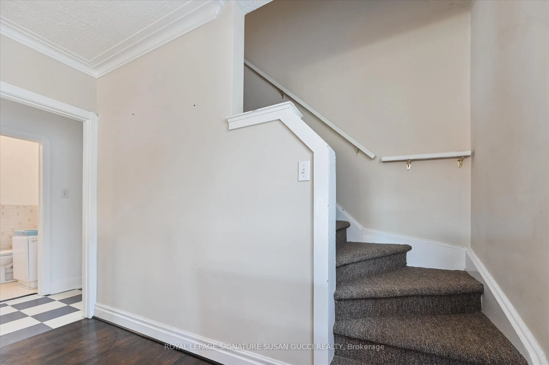 292 Glebemount Avenue