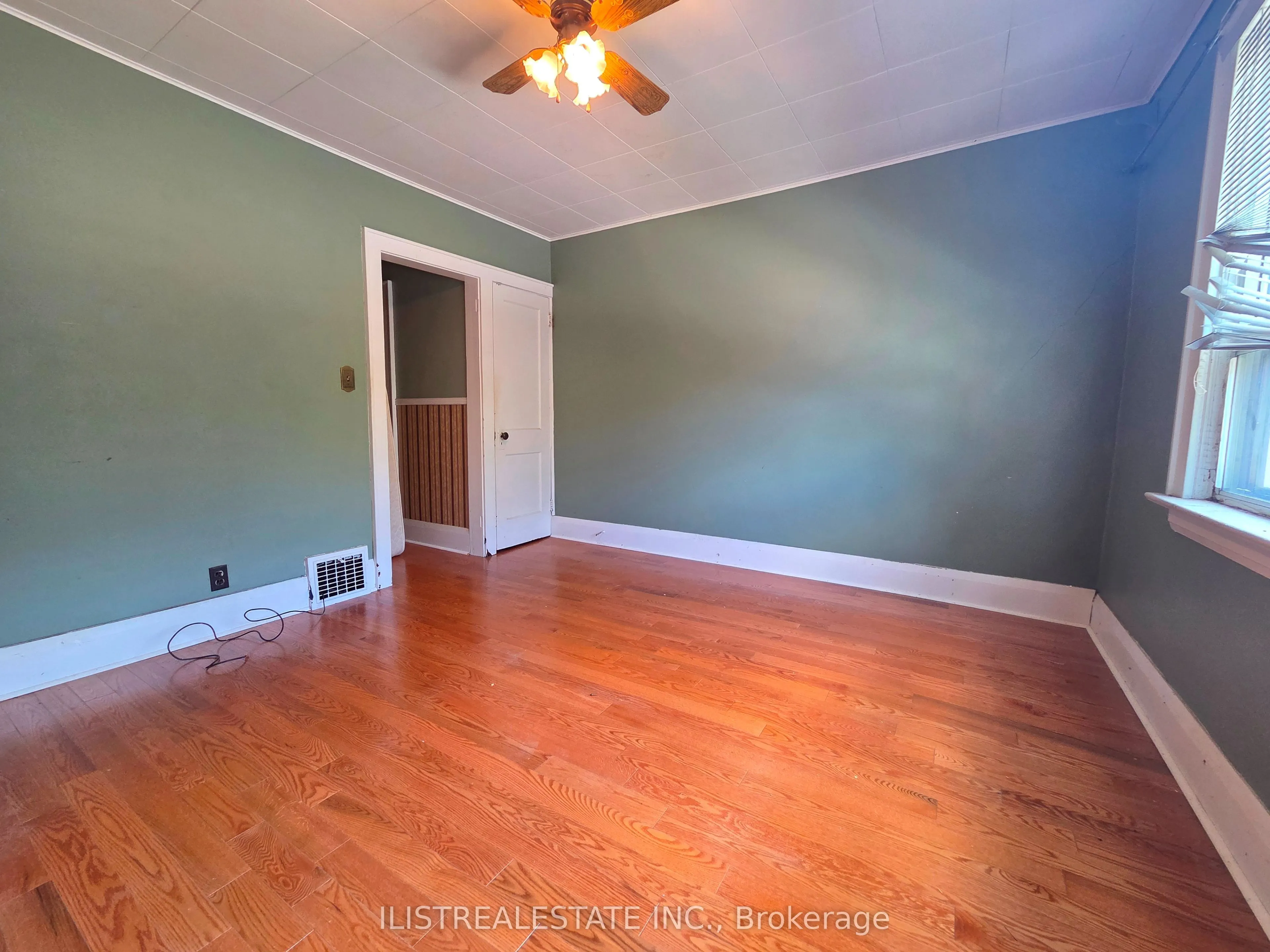 213 Blantyre Avenue