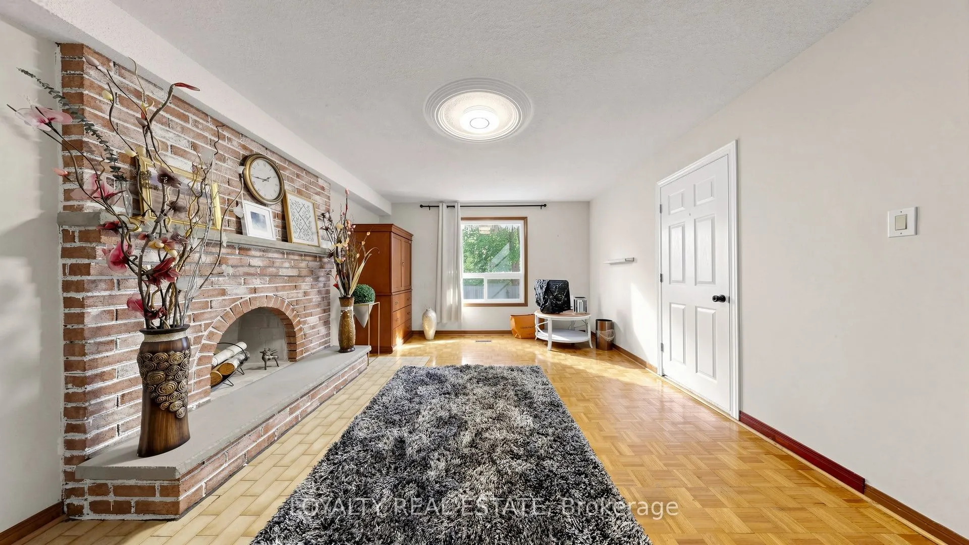 3435 Ellesmere Road