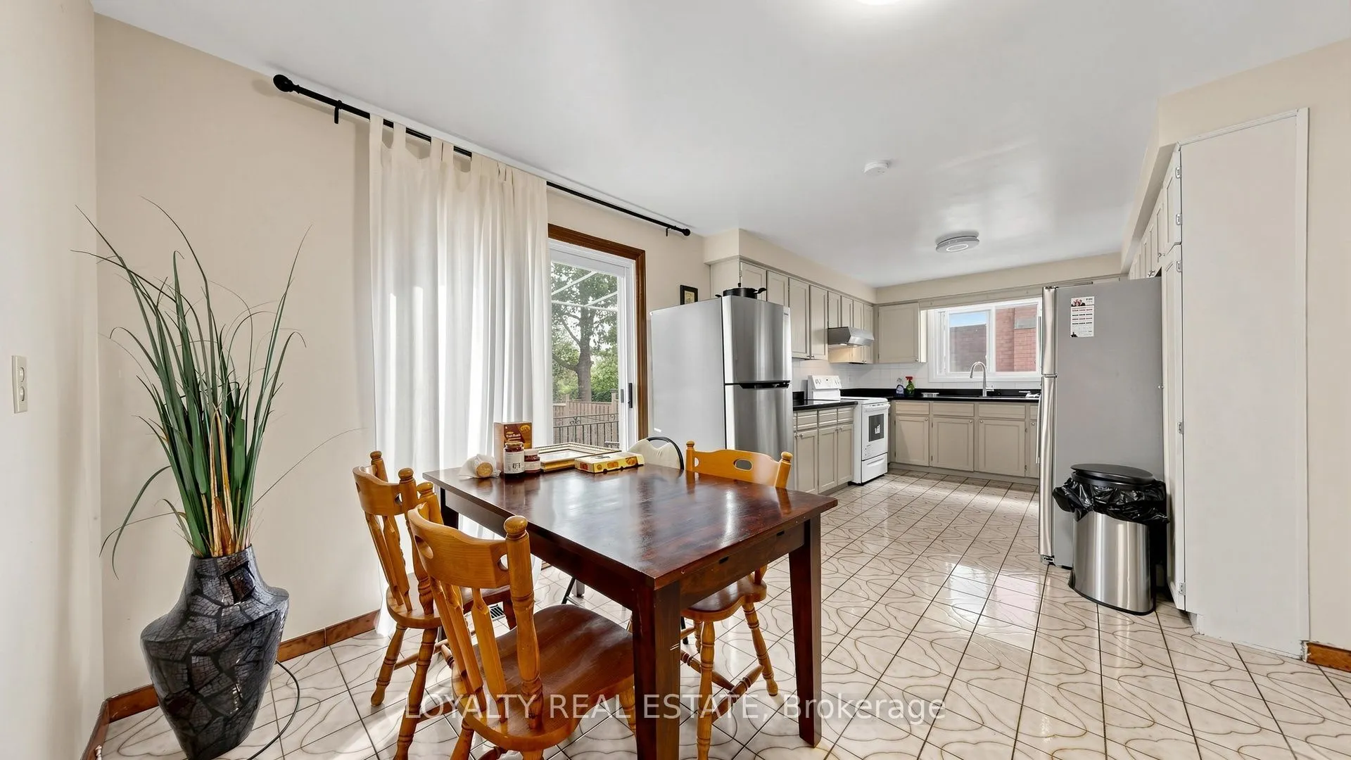 3435 Ellesmere Road