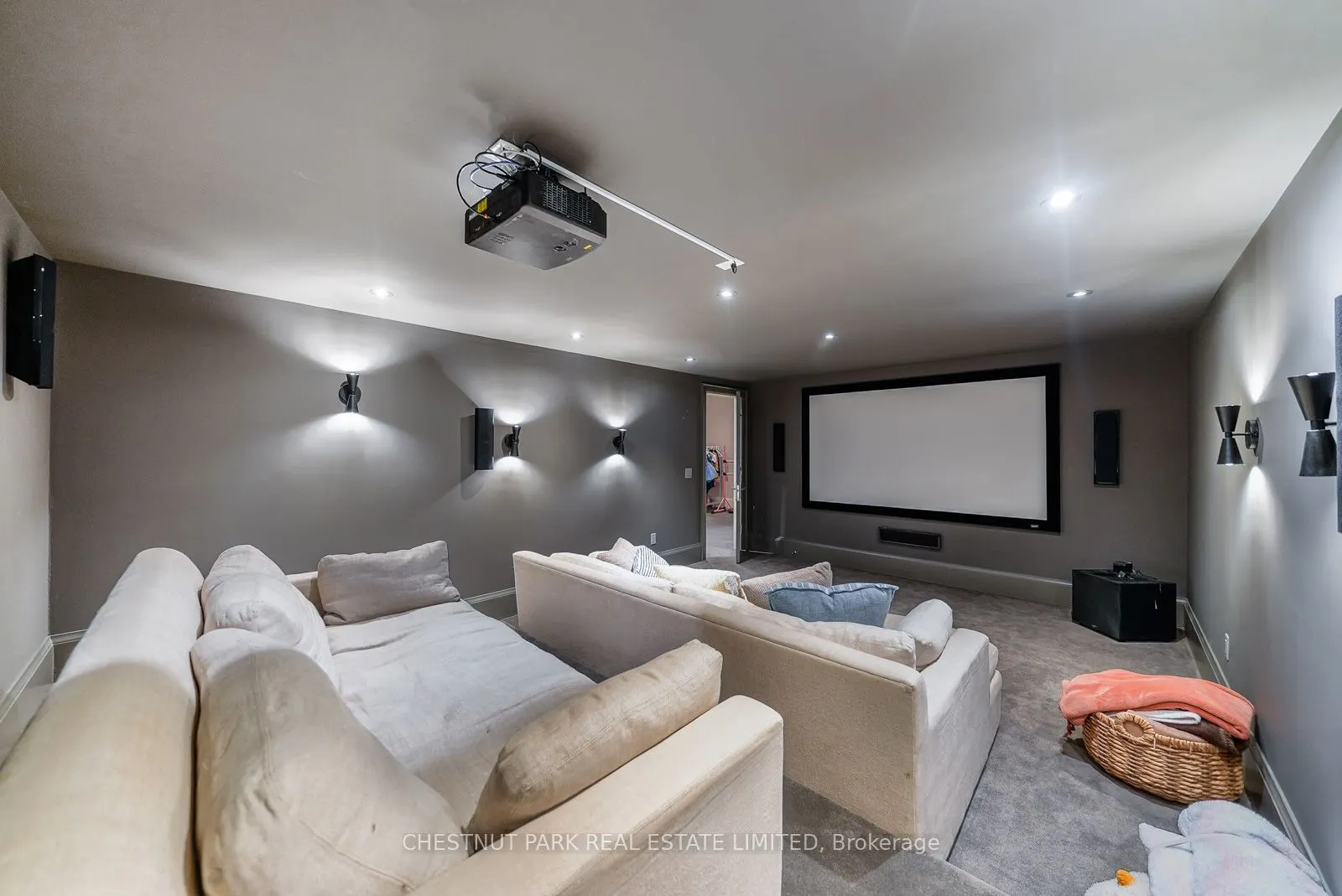 56 Pine Crescent