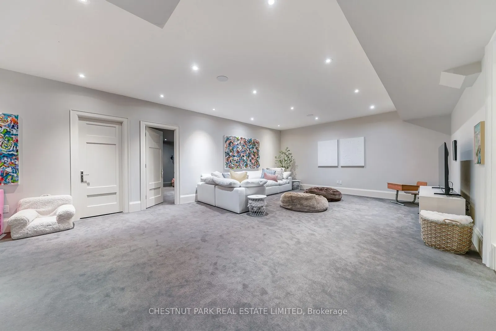 56 Pine Crescent