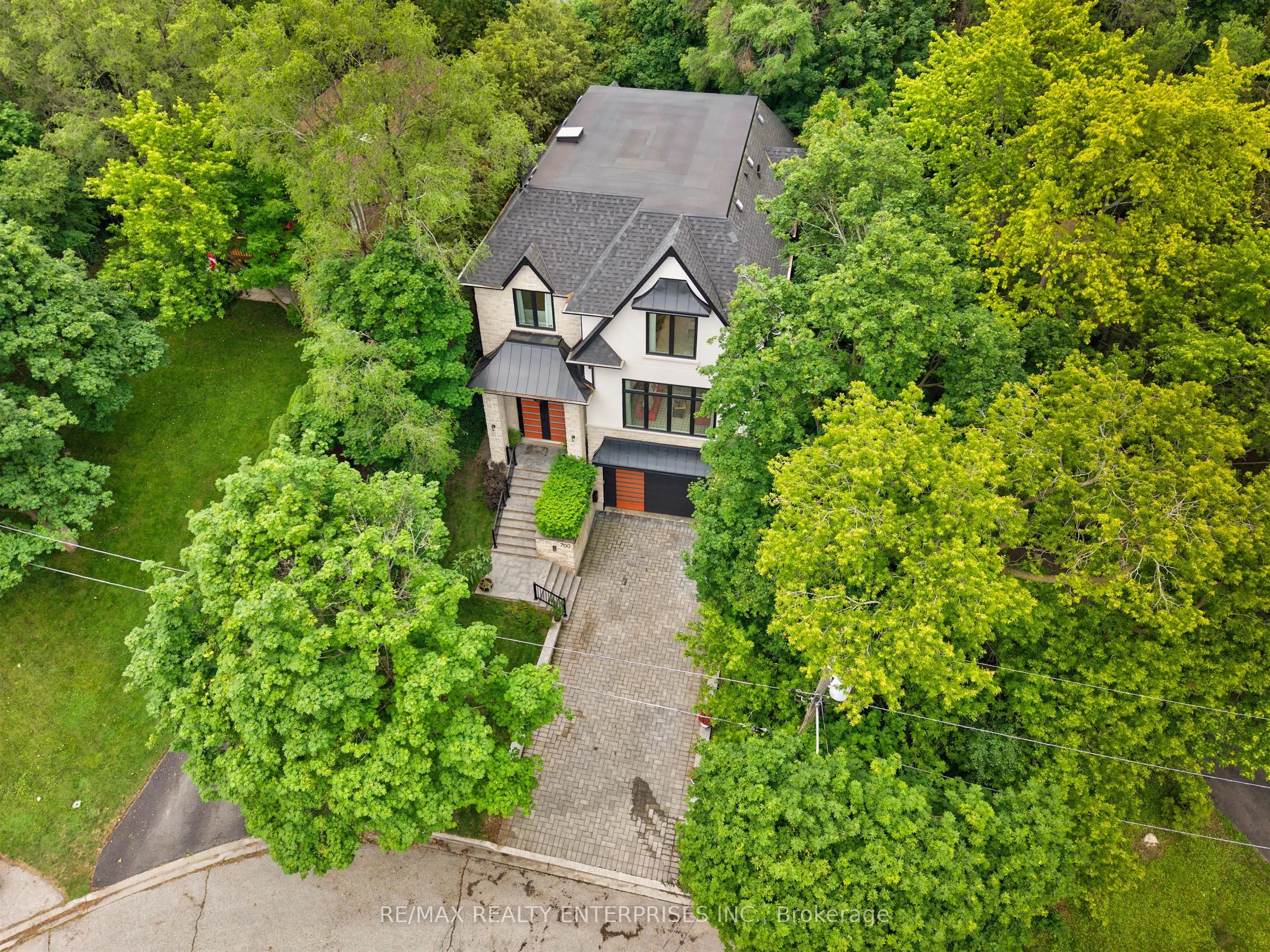 700 Hillcrest Road
