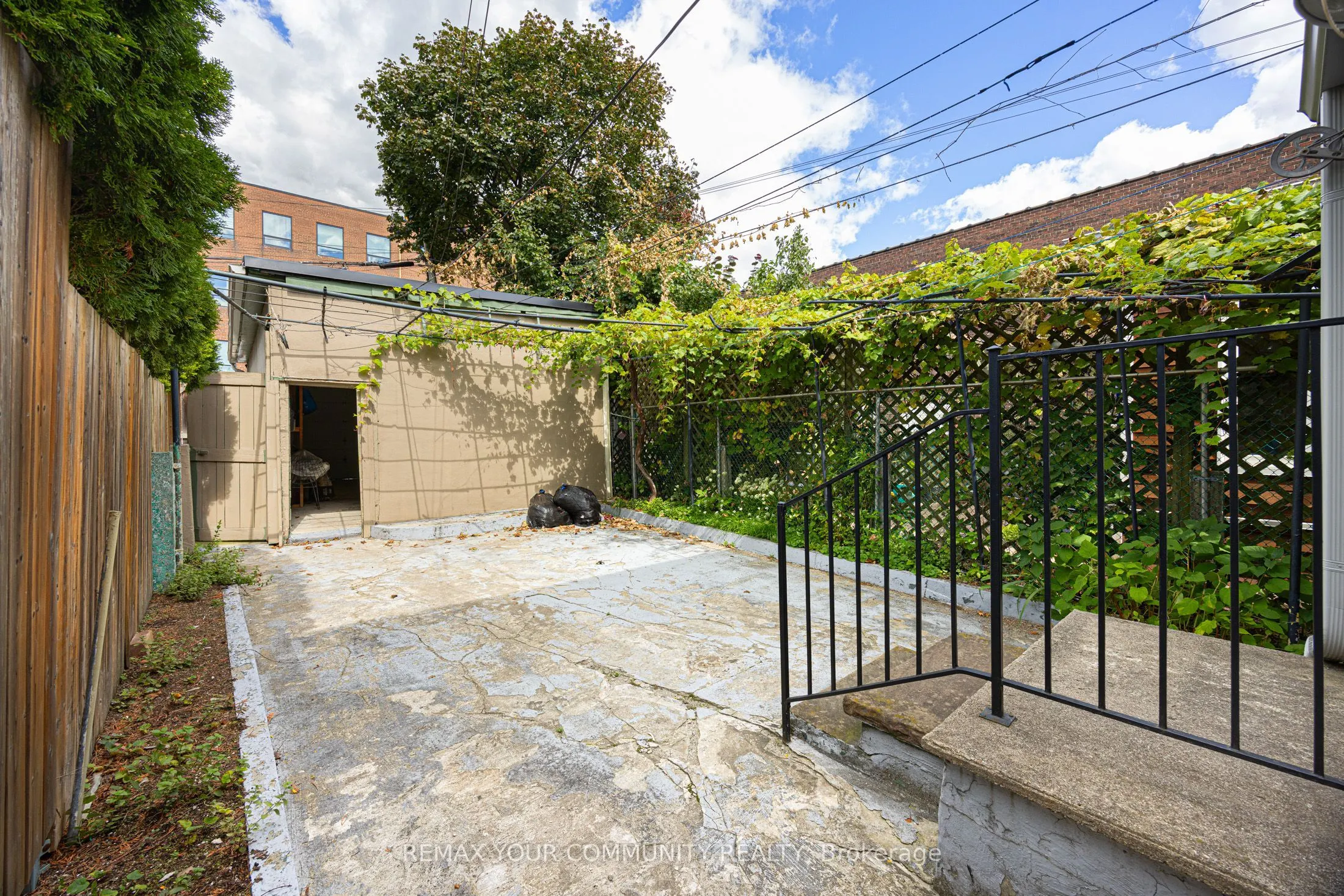 60 Hazelwood Avenue