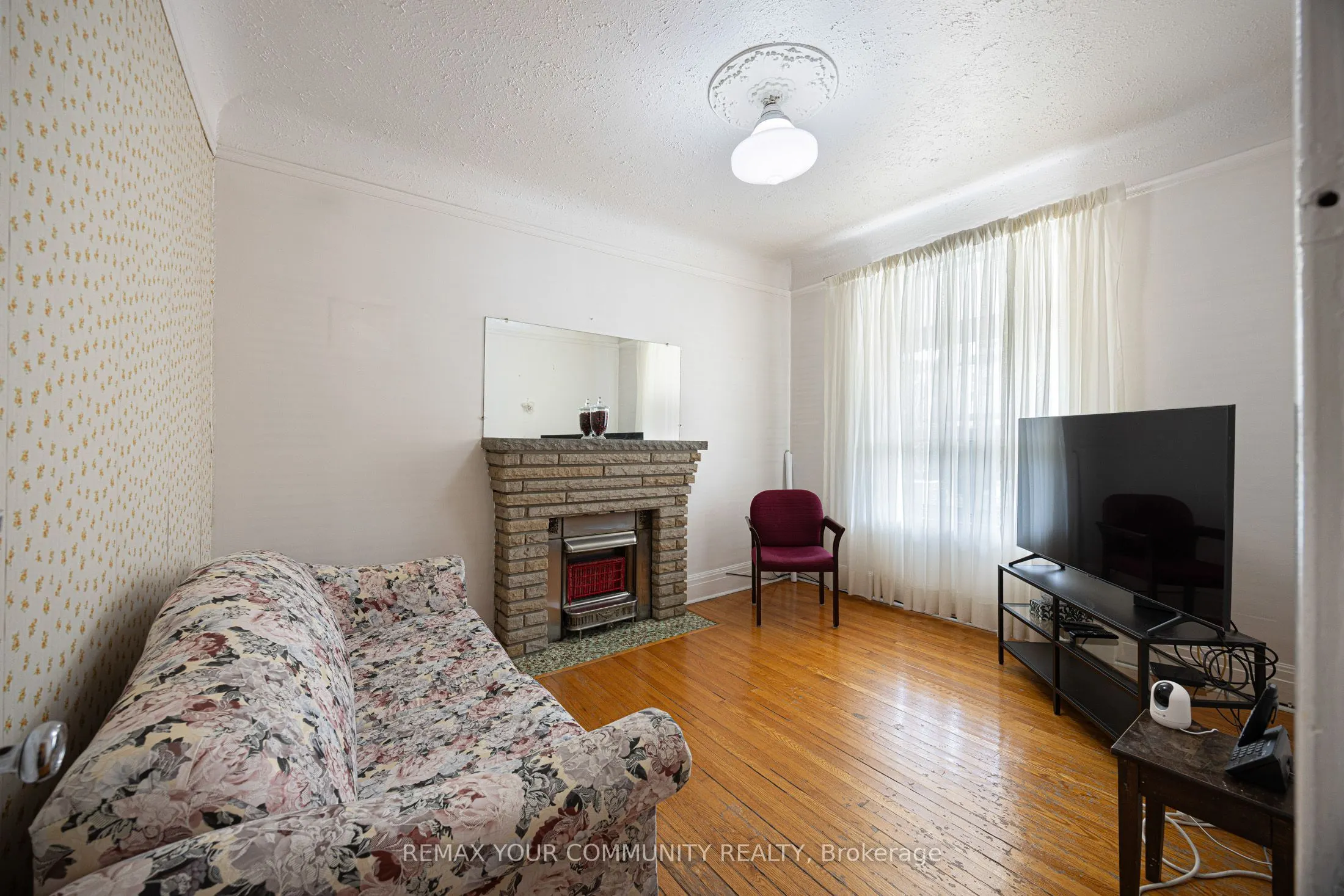 60 Hazelwood Avenue
