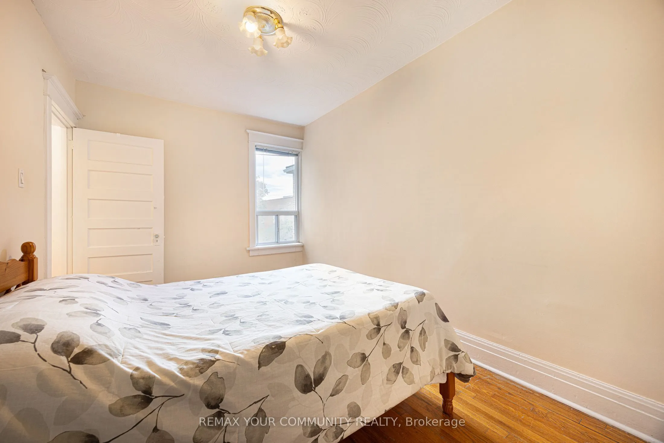 60 Hazelwood Avenue