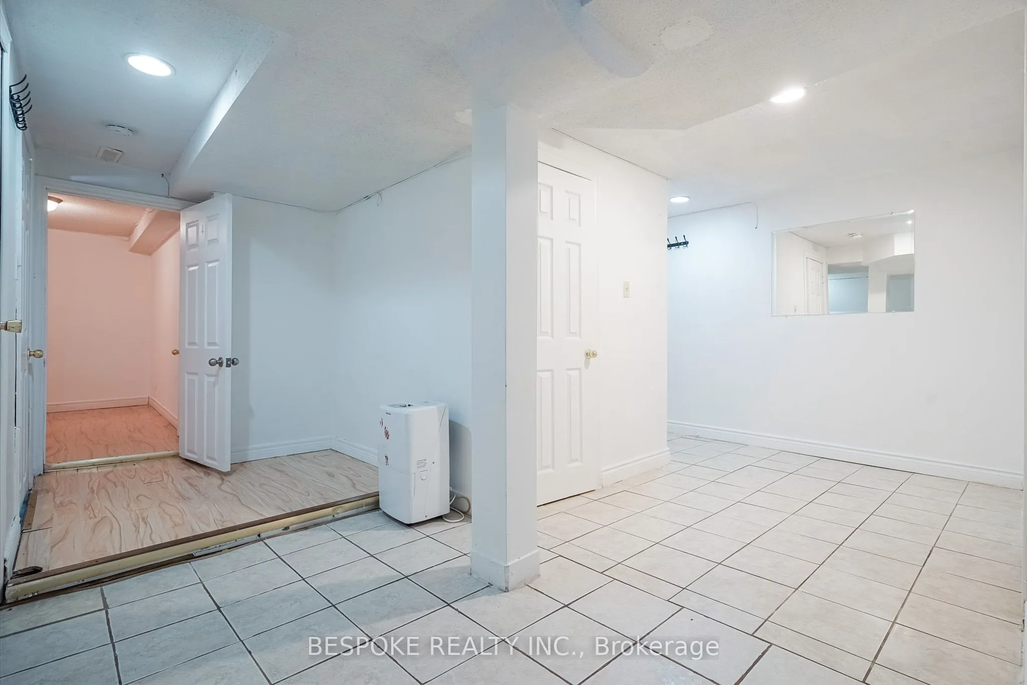 93 GLENTHORNE Drive #Basement