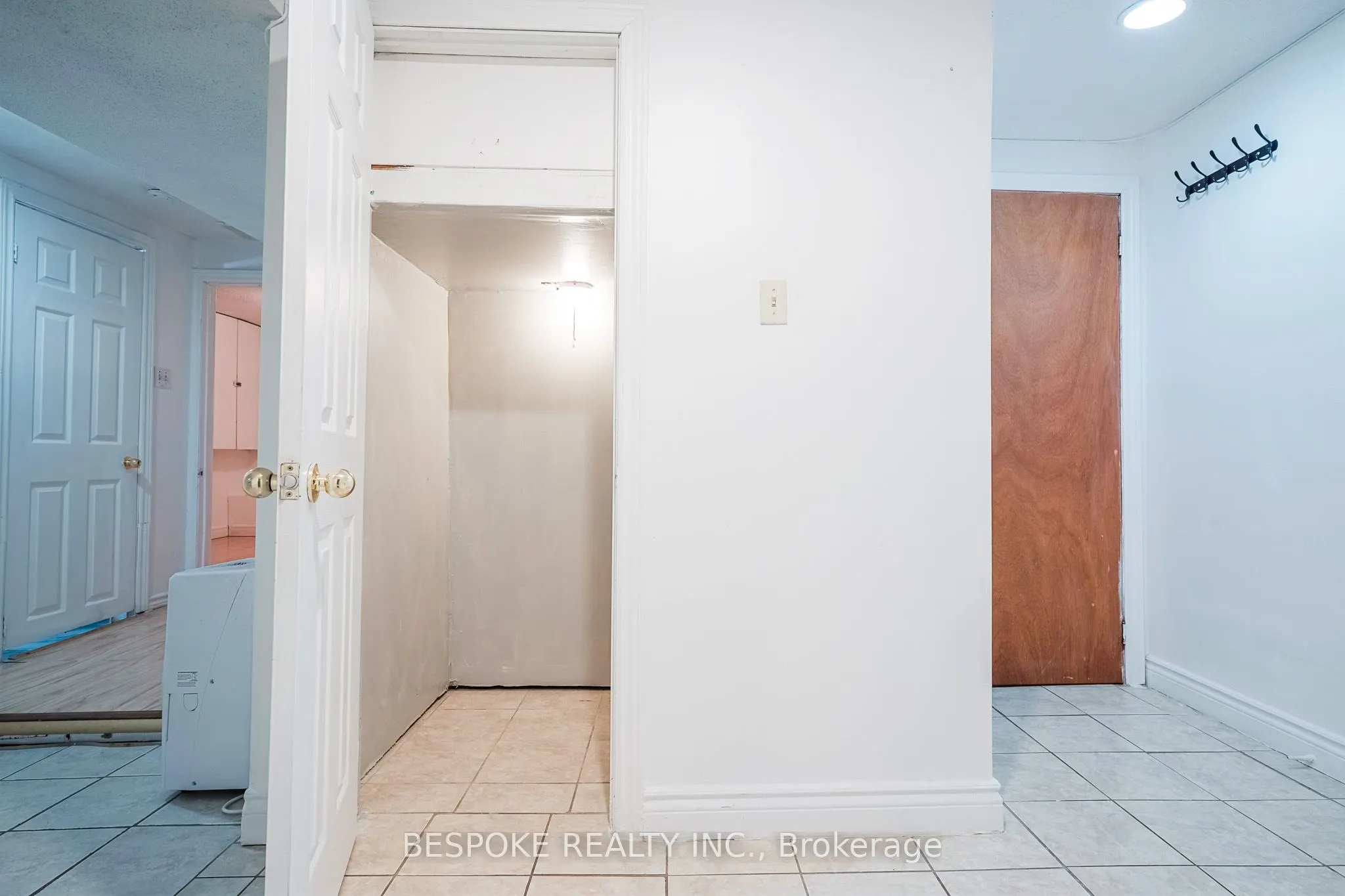 93 GLENTHORNE Drive #Basement