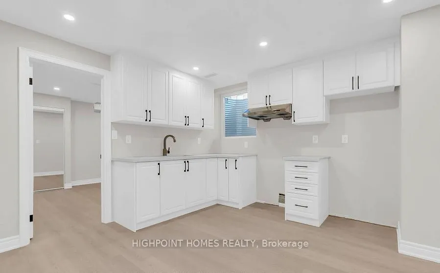 865 Riverside Drive