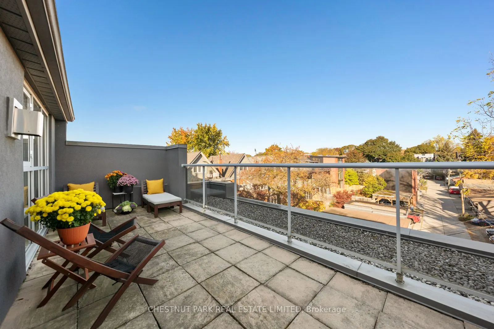 1852 Queen Street E #304