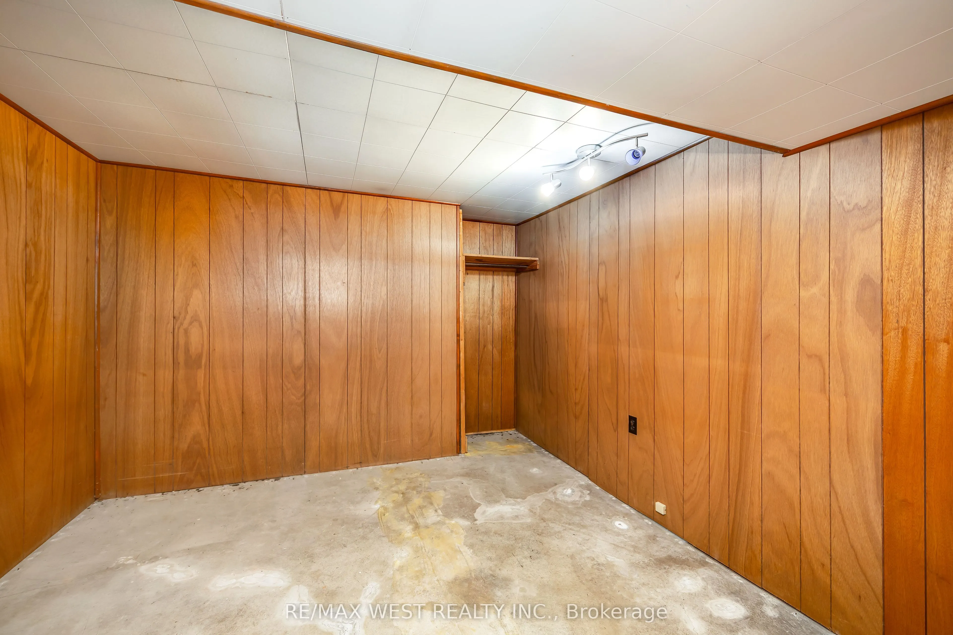1331 Sharbot Street