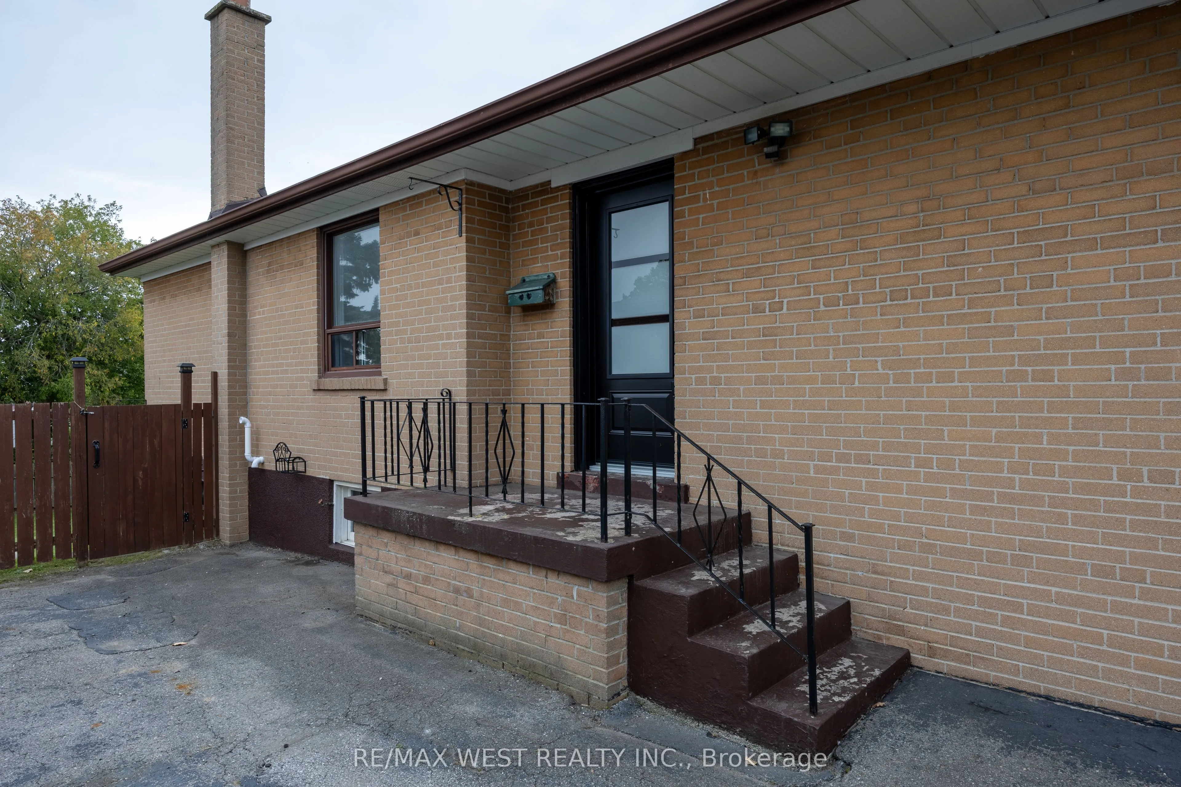 1331 Sharbot Street