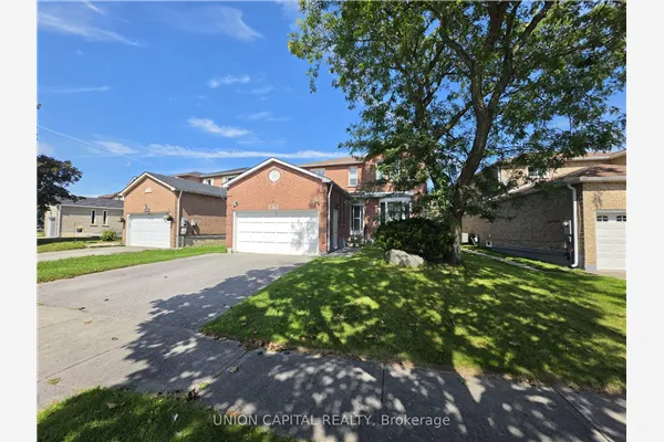 2363 Strathmore Crescent