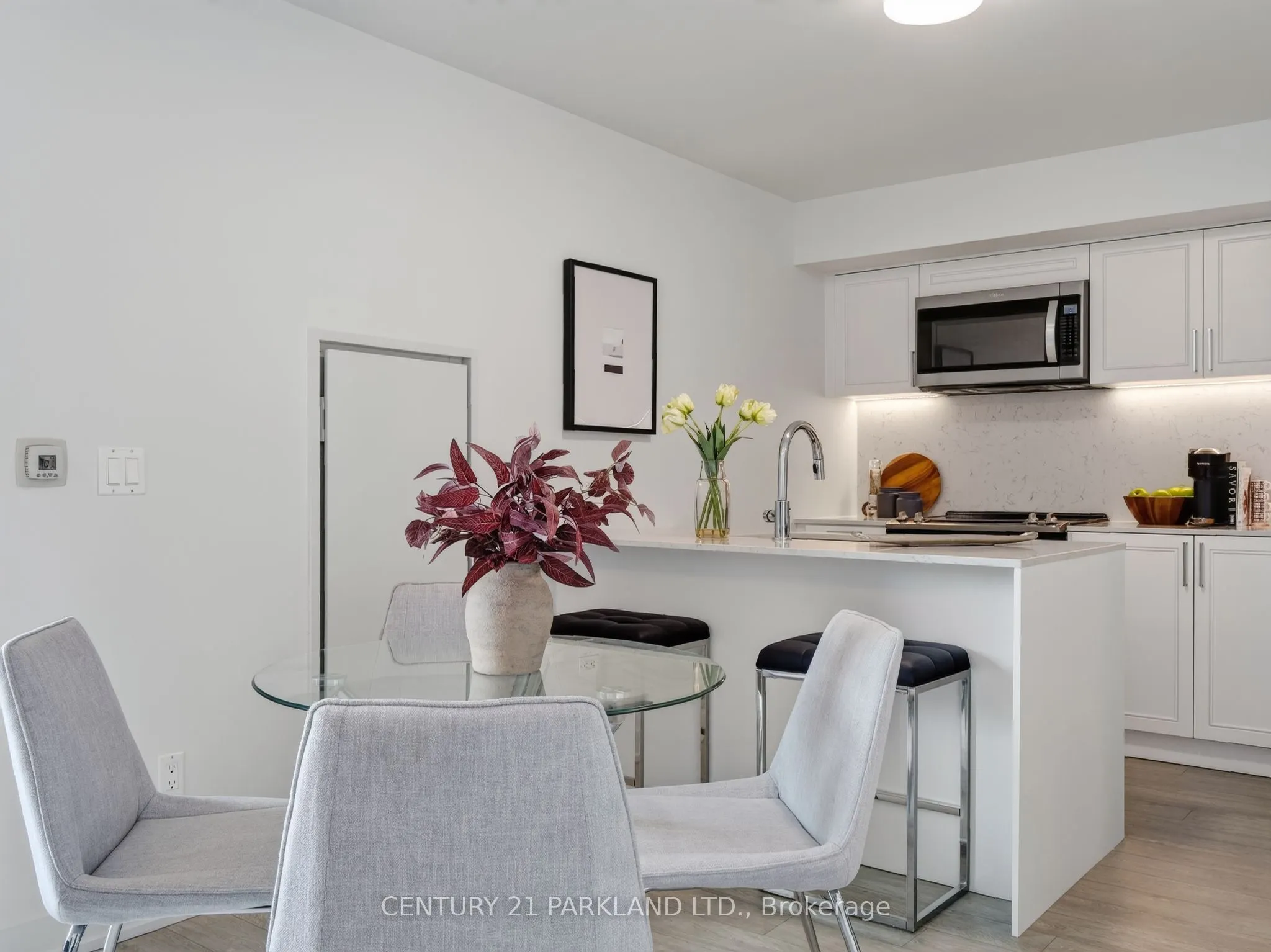 15 Baseball Place N #923