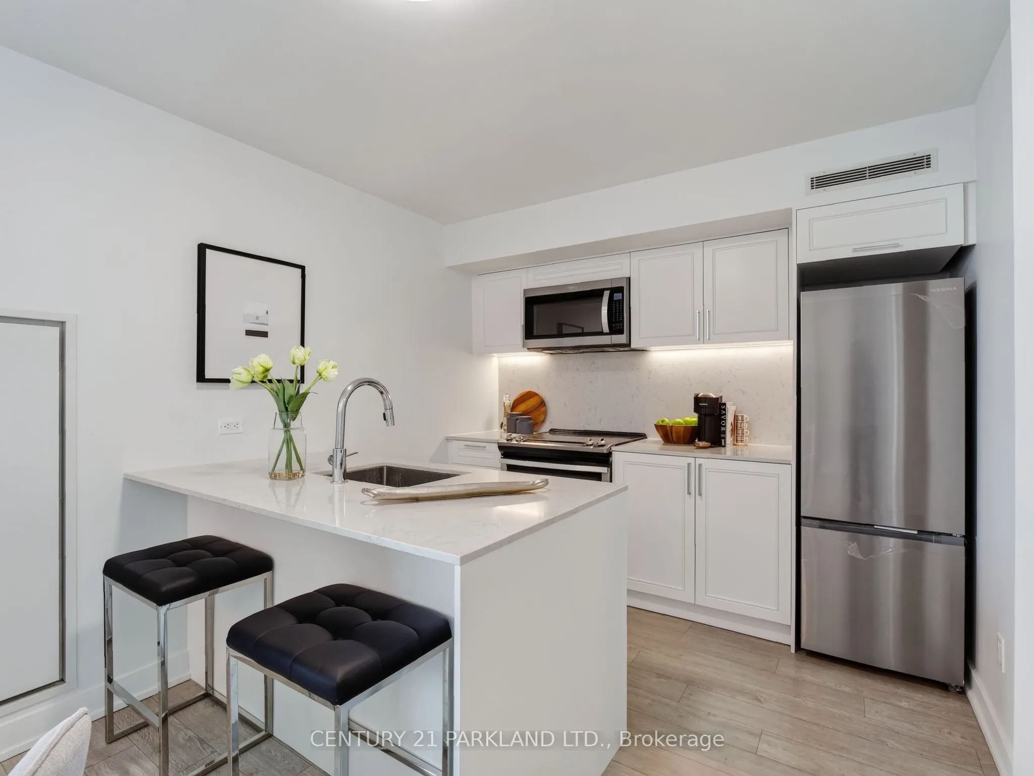 15 Baseball Place N #923