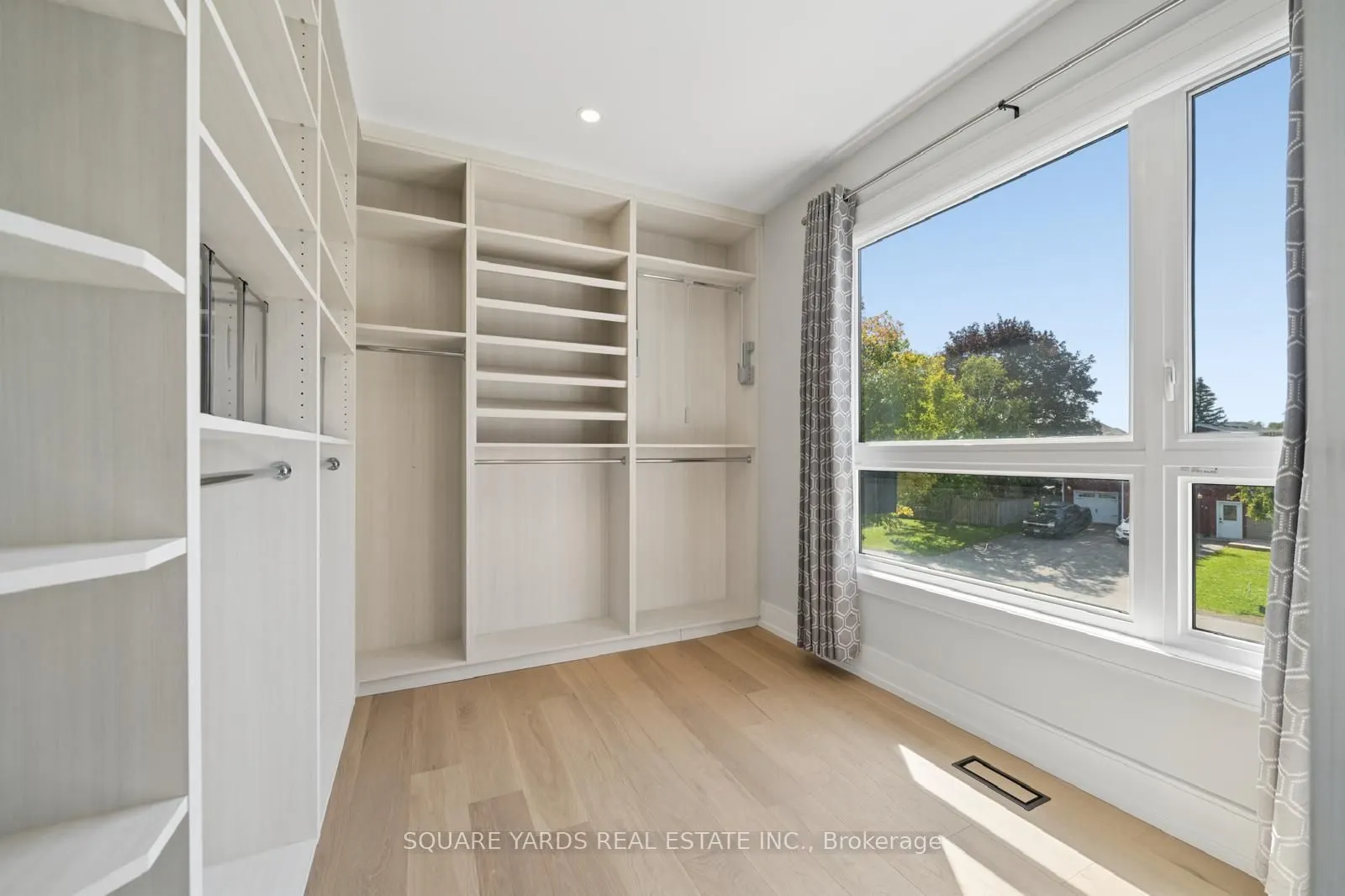 21 Montgomery Avenue