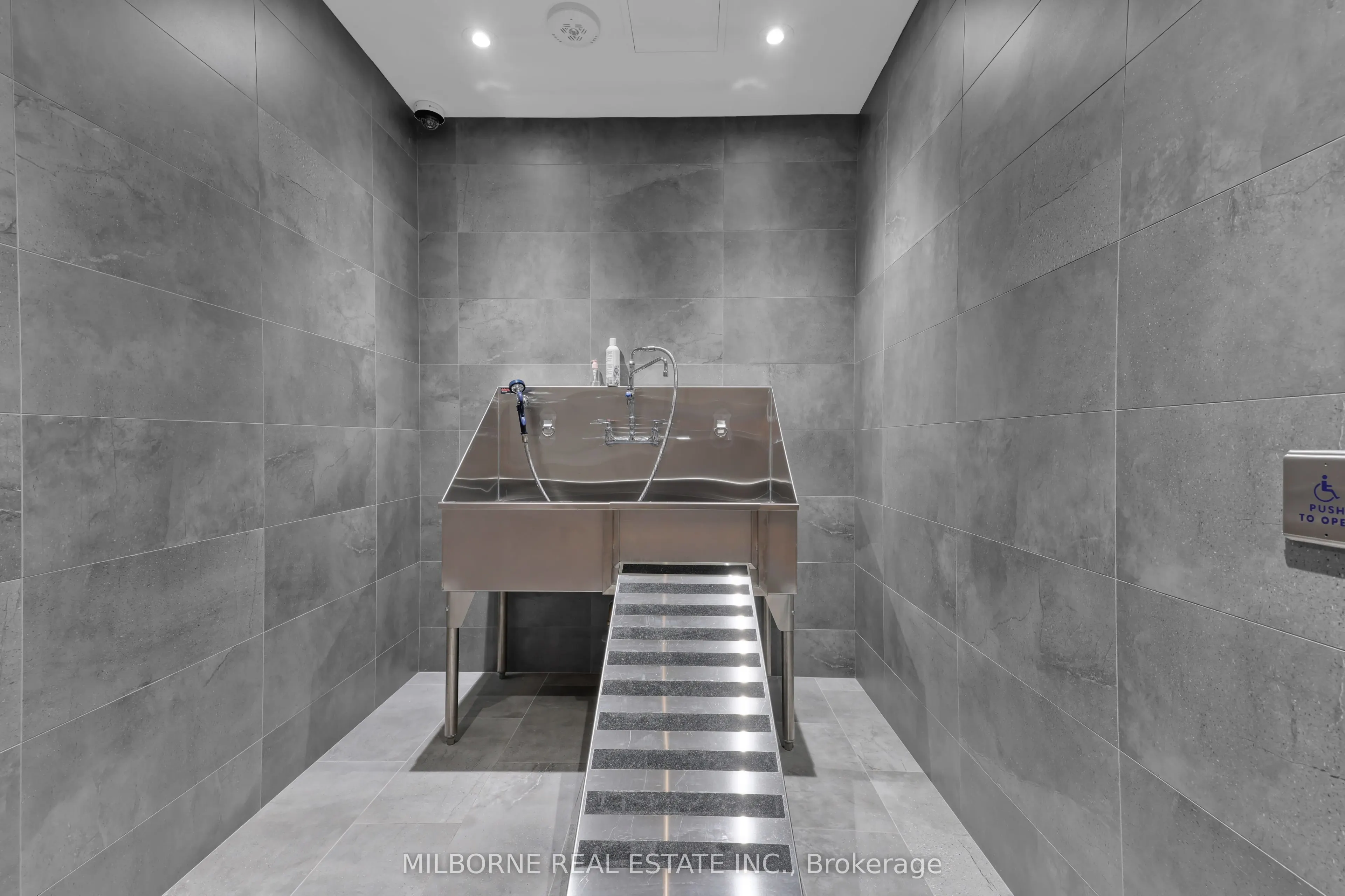 2 Manderley Drive #404