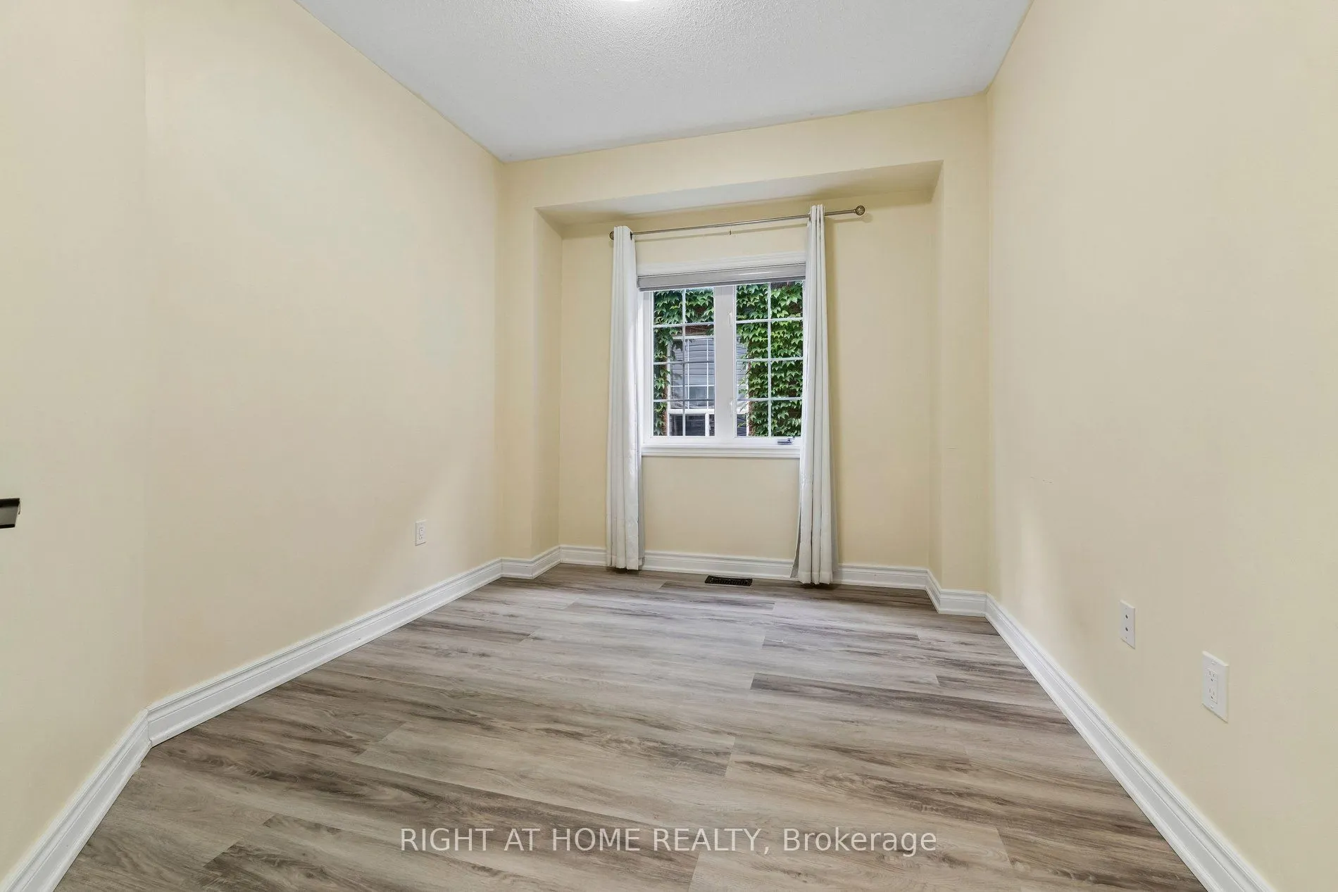23 Croxall Boulevard