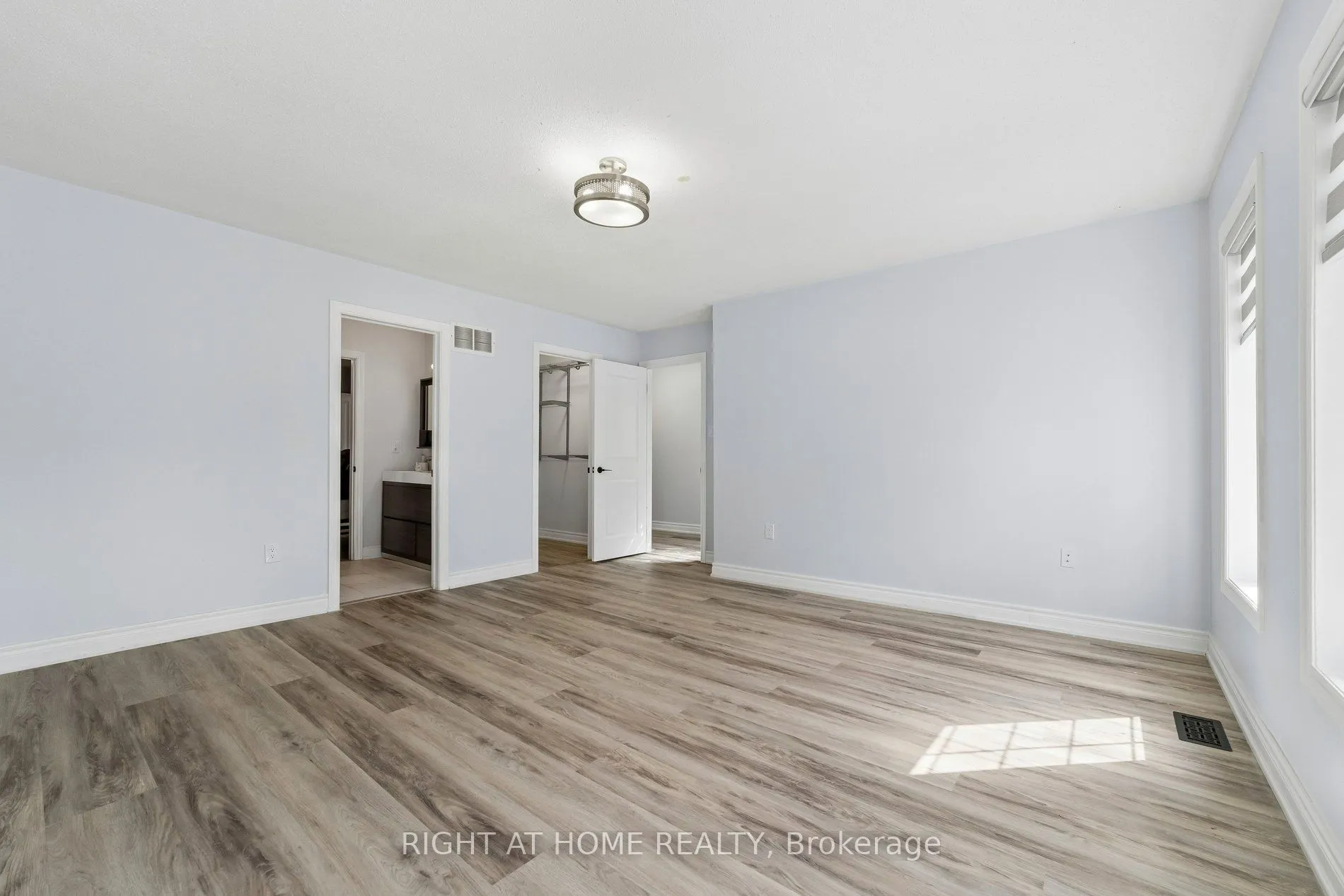 23 Croxall Boulevard