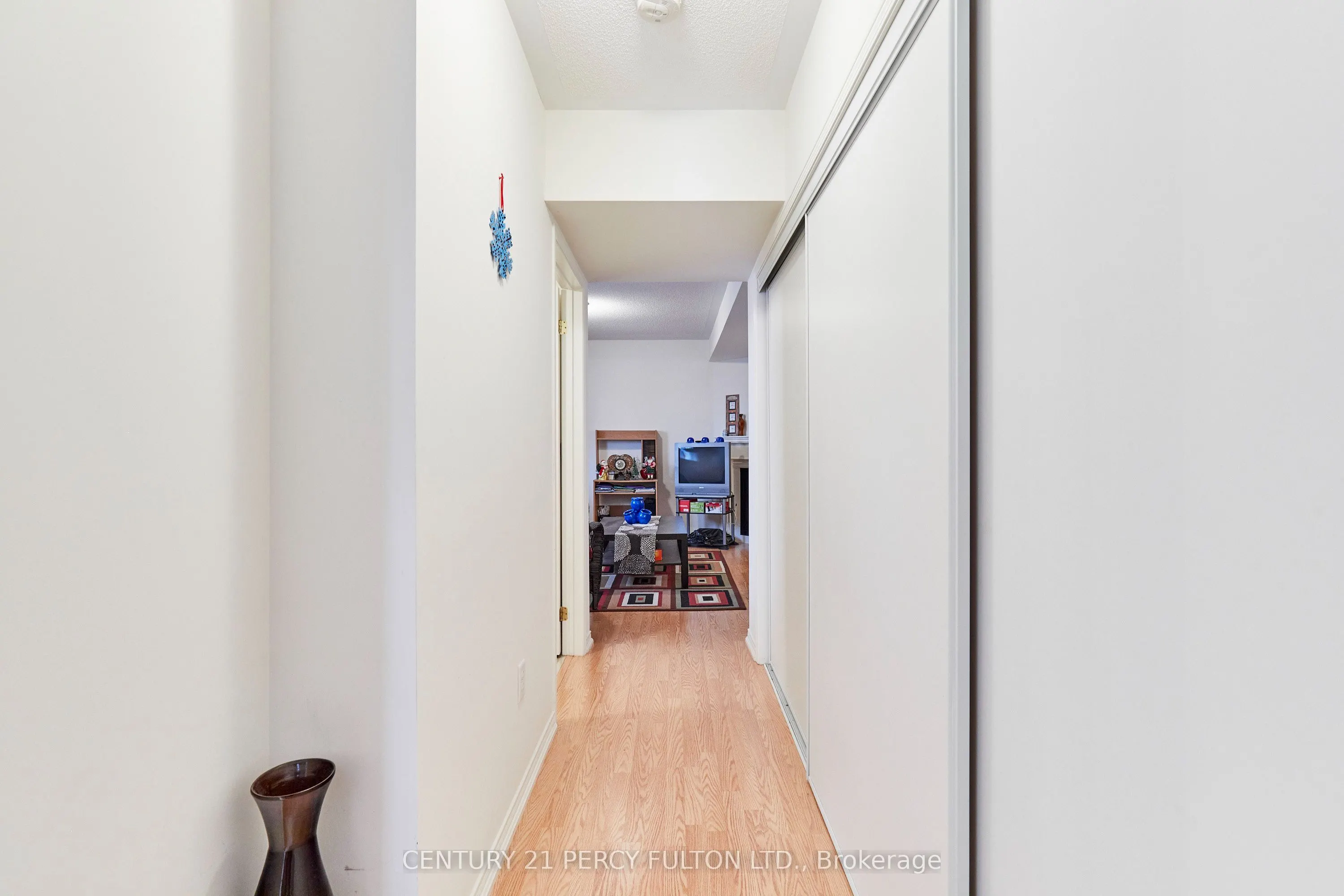 8 Knowles Street