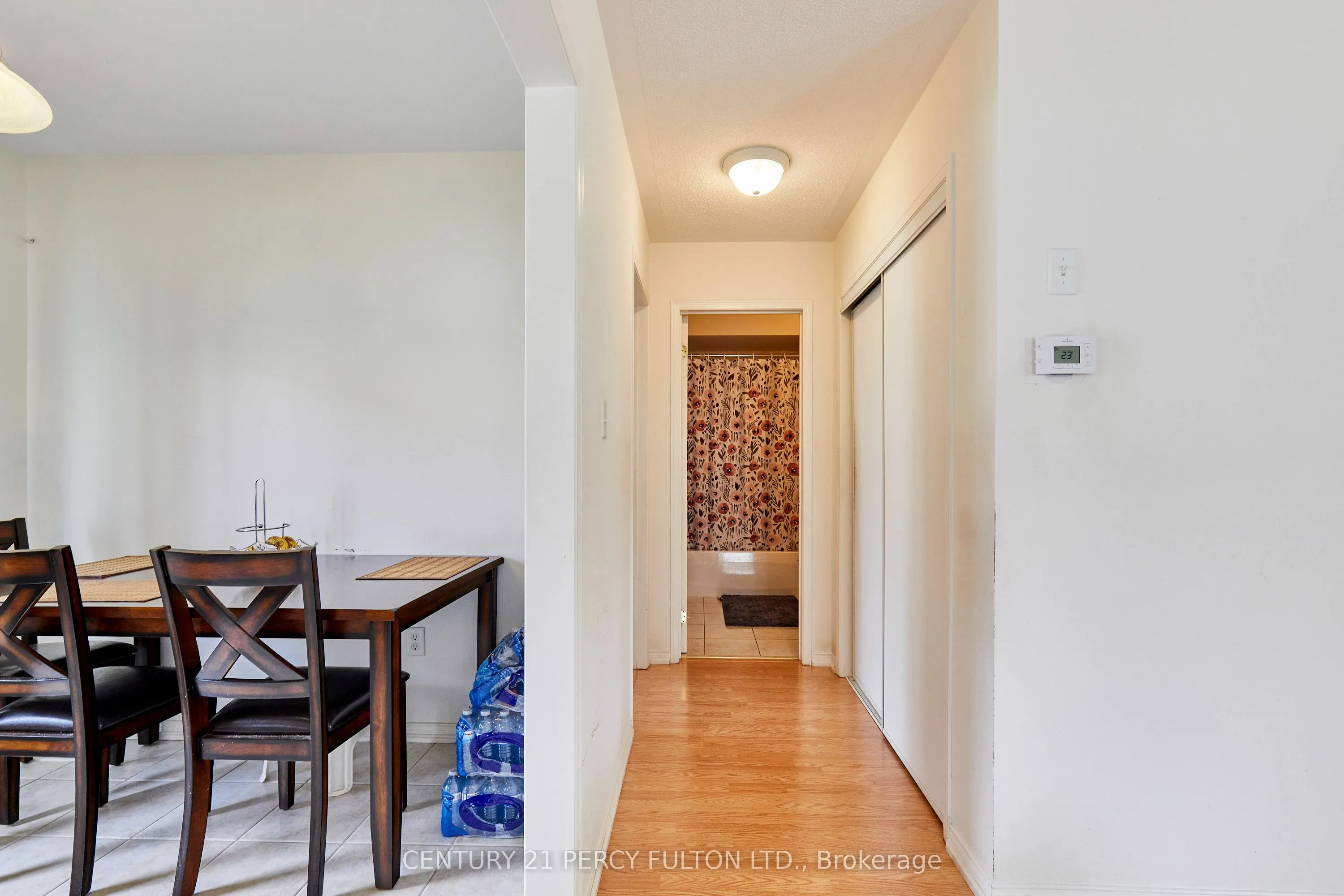8 Knowles Street