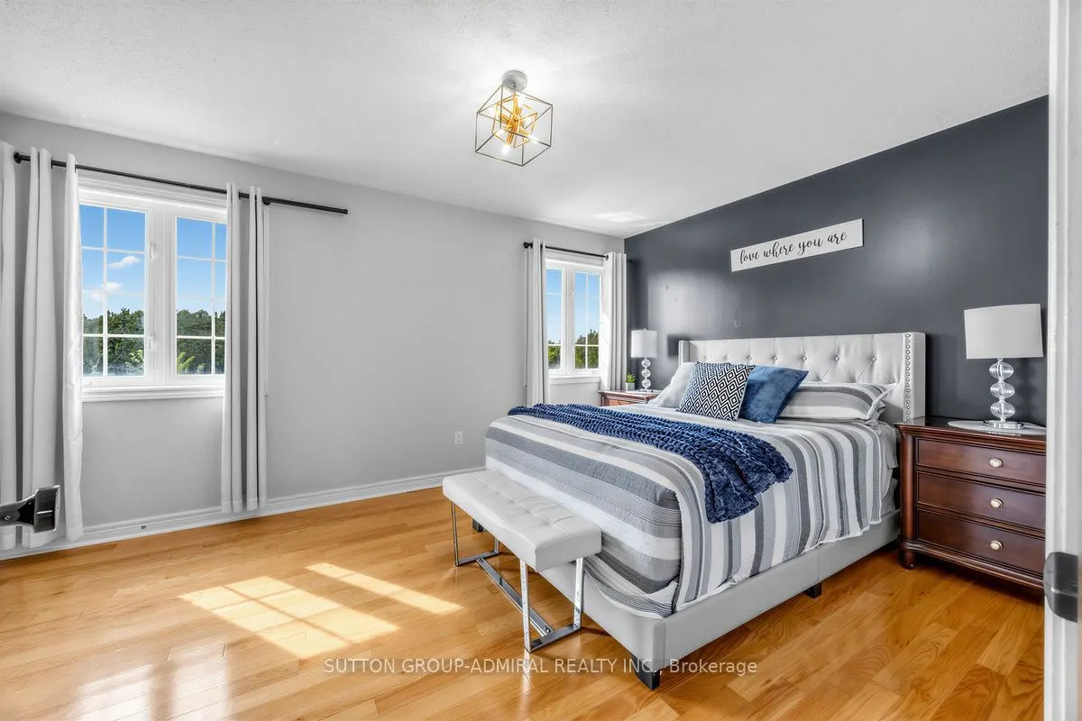 12 Sherrington Drive W