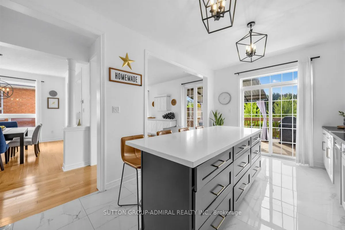 12 Sherrington Drive W