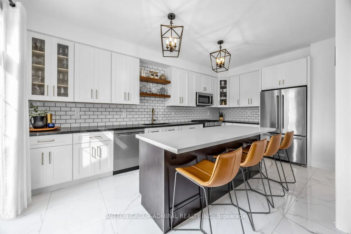 12 Sherrington Drive W