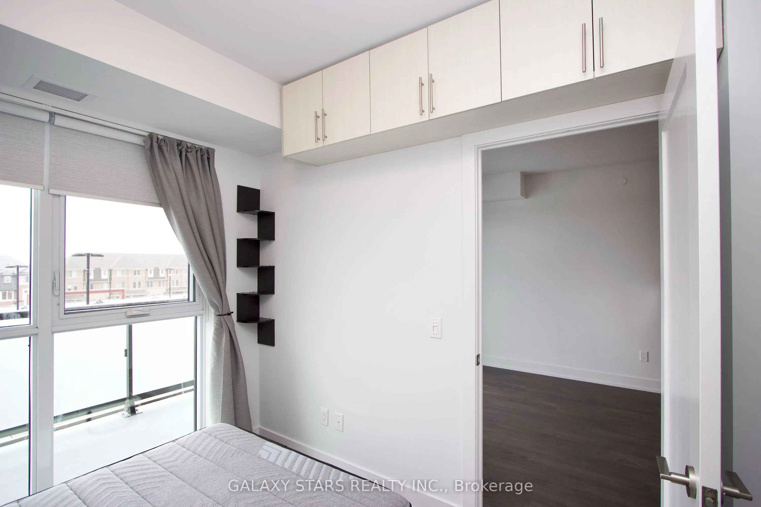 2550 Simcoe Street N #318