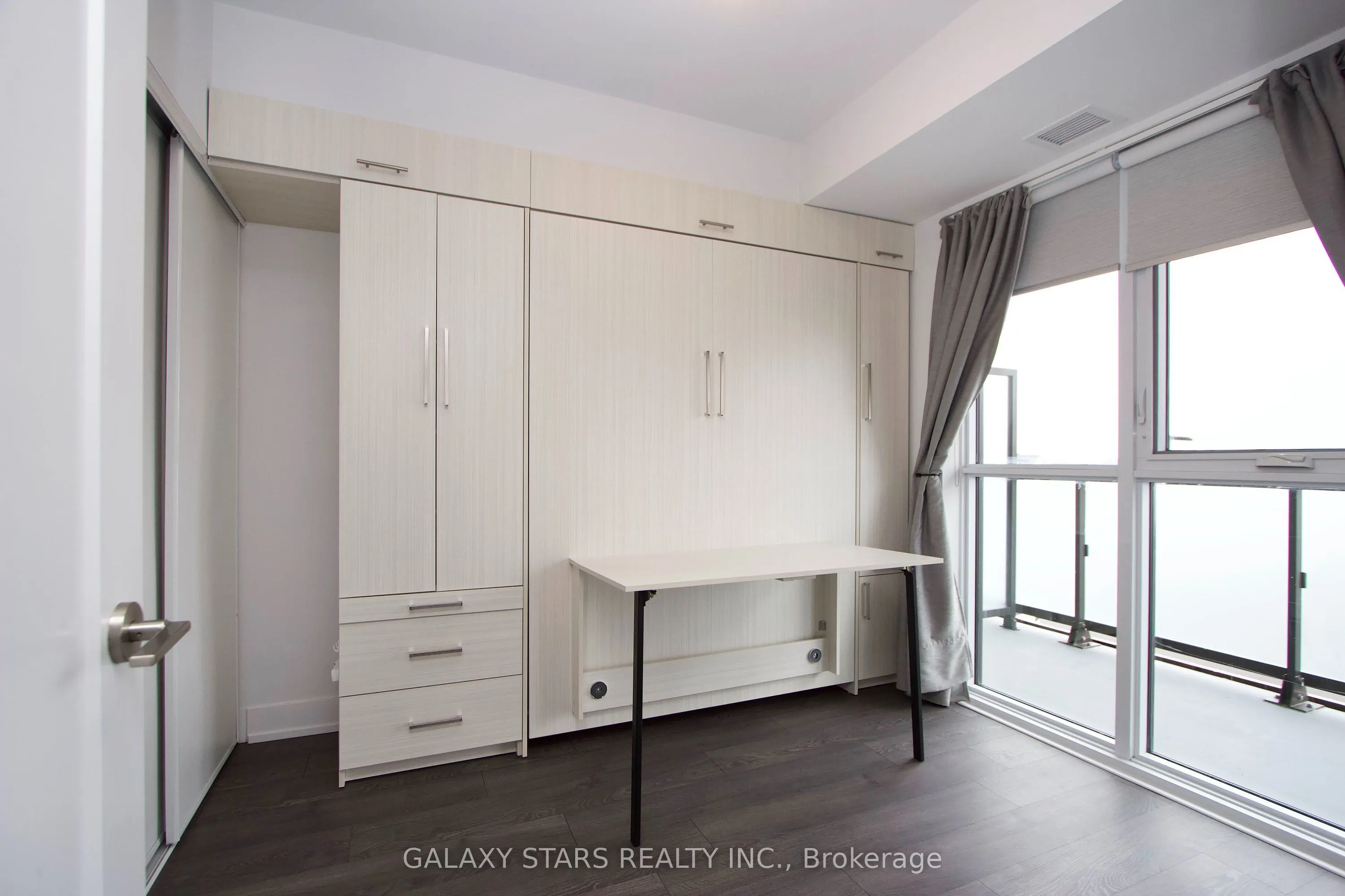 2550 Simcoe Street N #318