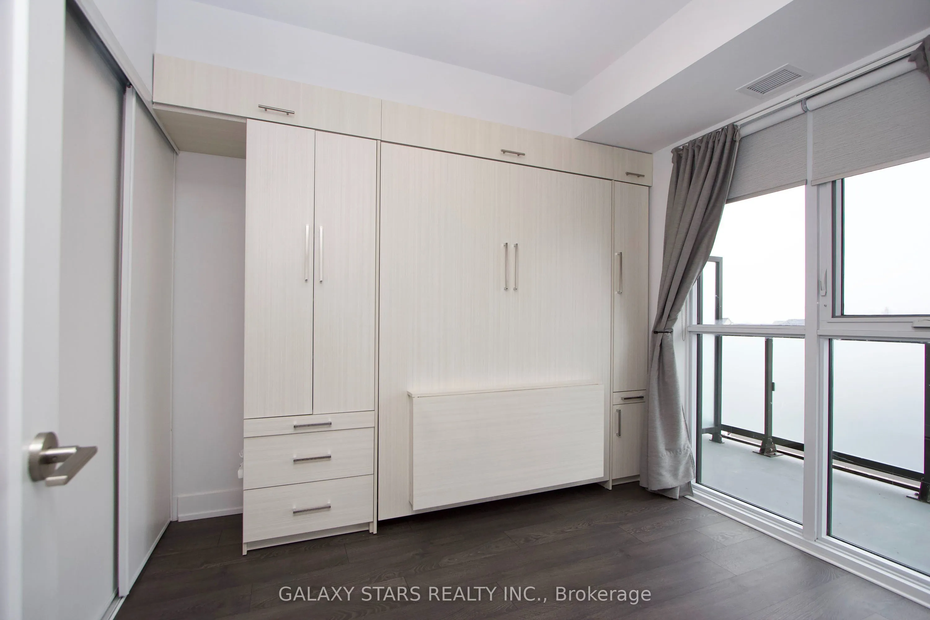 2550 Simcoe Street N #318
