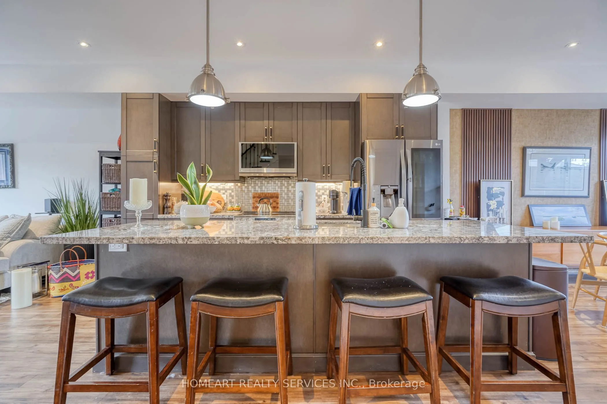17 Baldwin Street #209