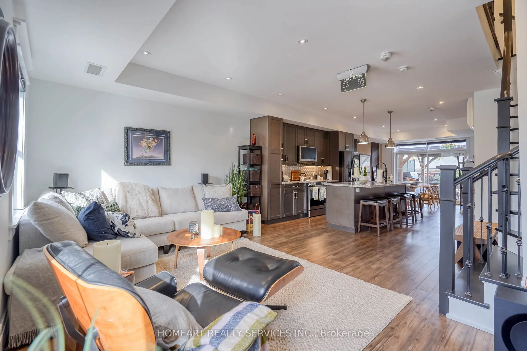 17 Baldwin Street #209