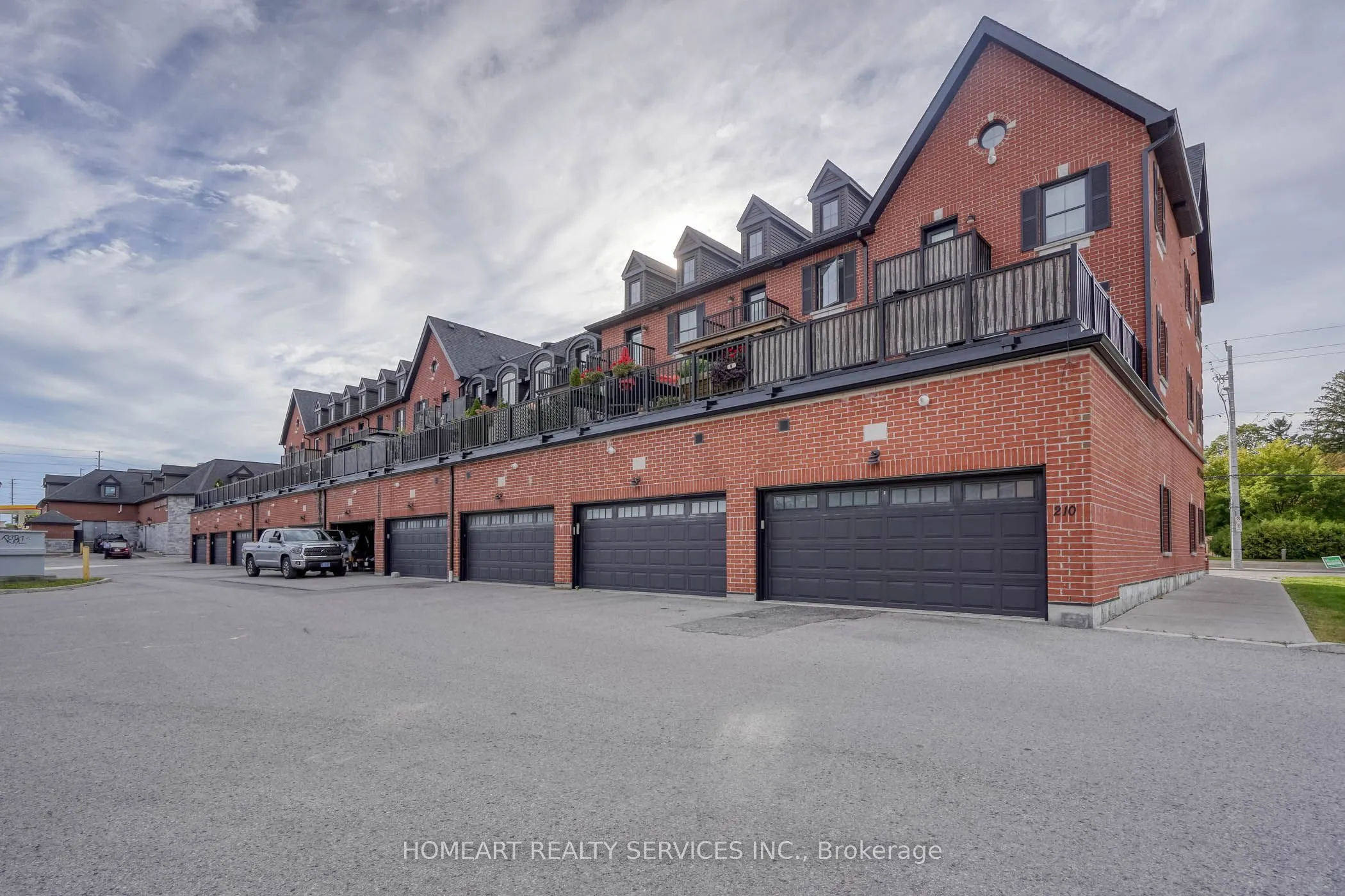 17 Baldwin Street #209